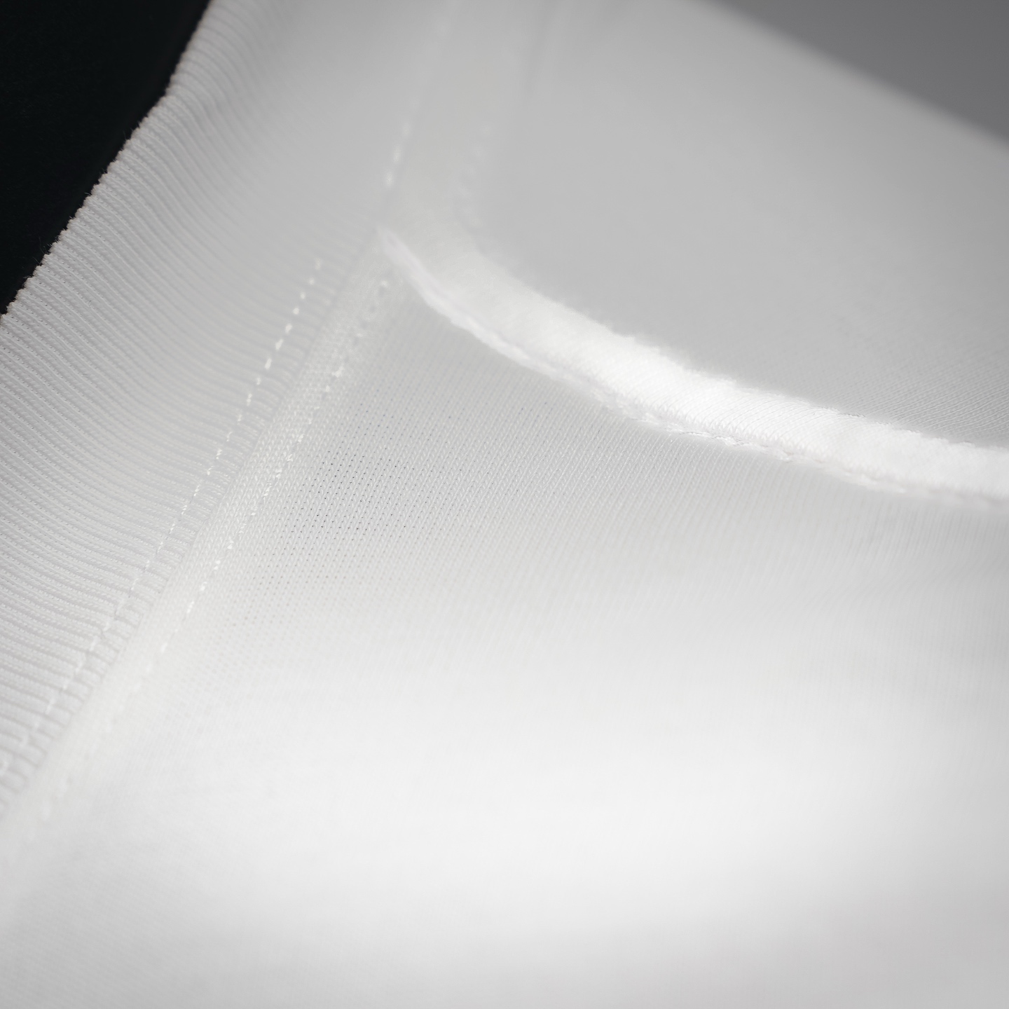 Balen emboosed letter t-shirt