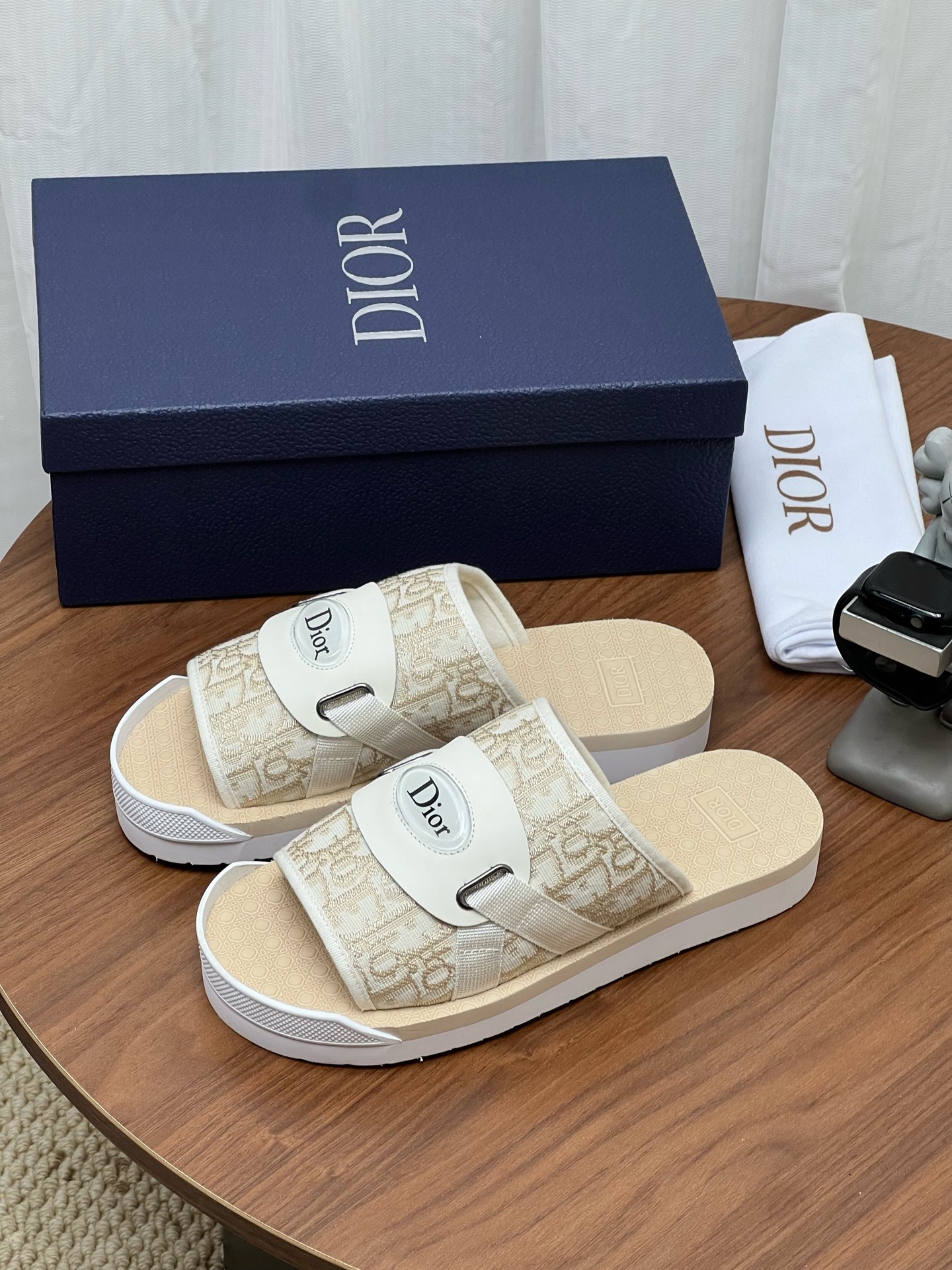CD printed slippers