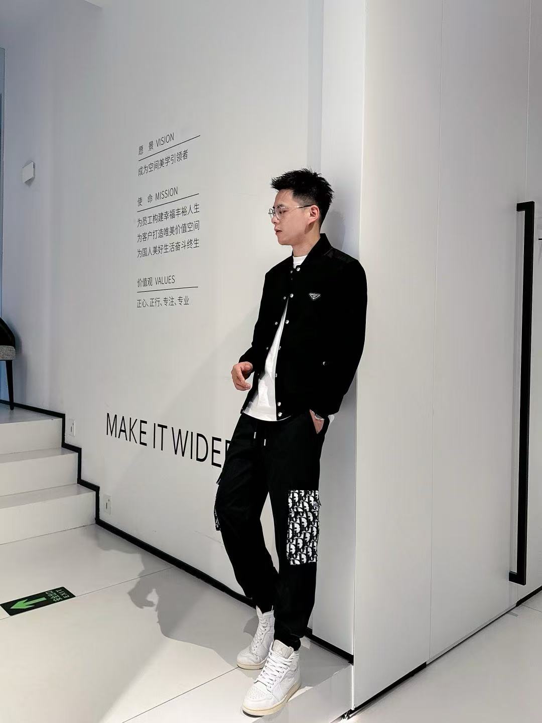 CD letter embroidered pants