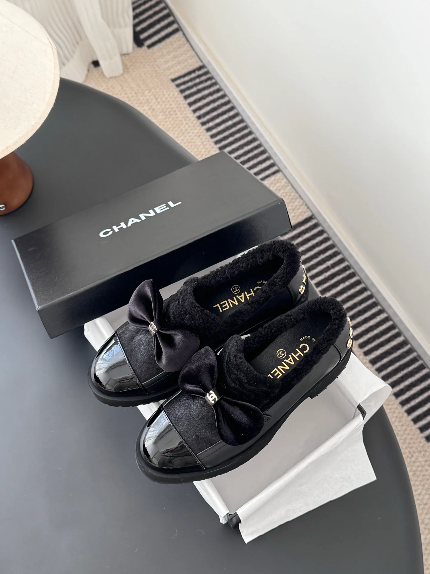 Chan 25fw lined flats