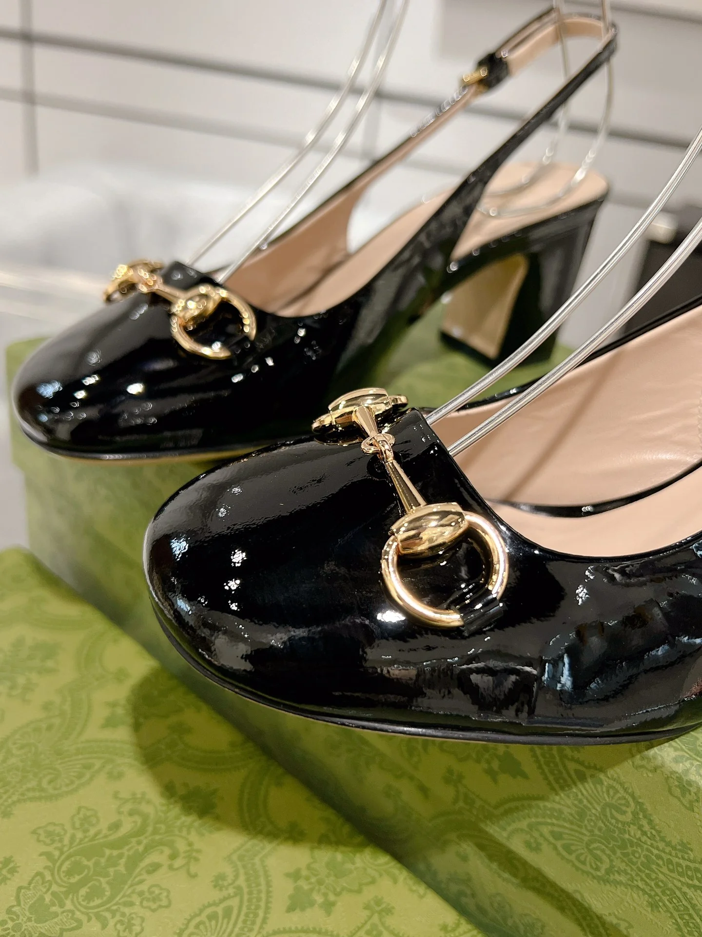 Gucc 26ss slingback chunky heel