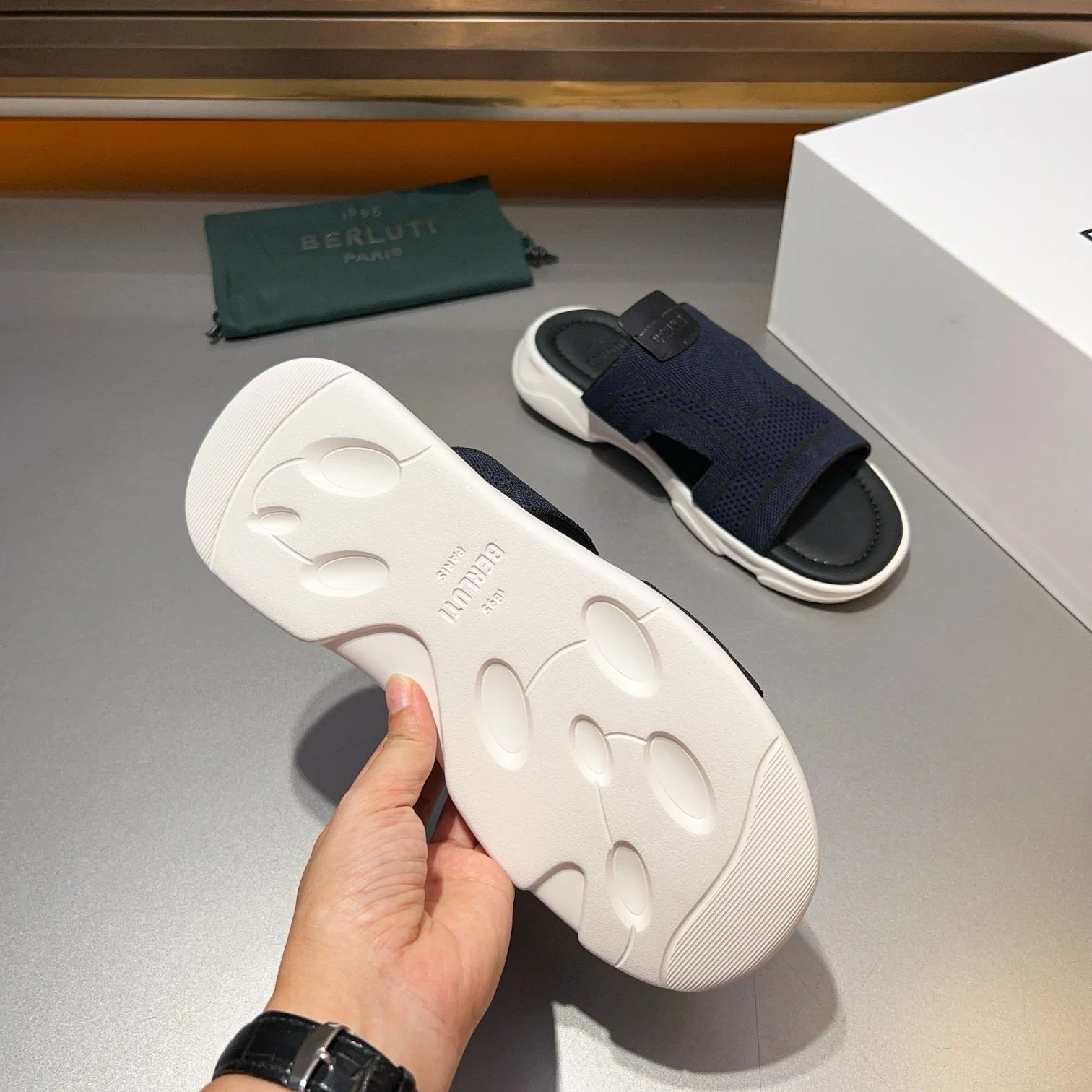 Berlut slippers