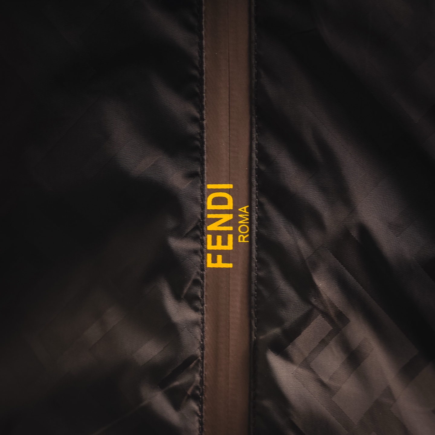Fend splicing  hooded jacket