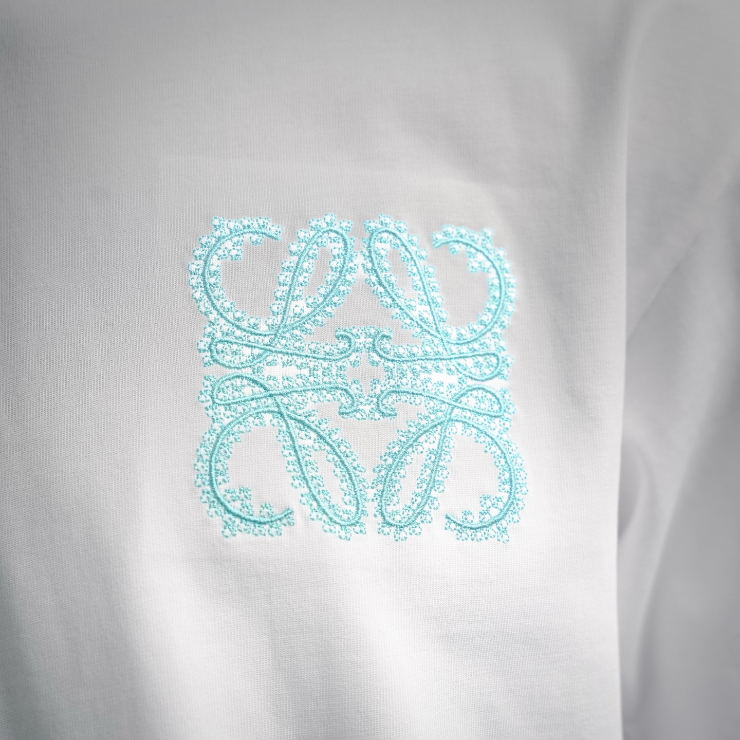 Loe embroidery t-shirt