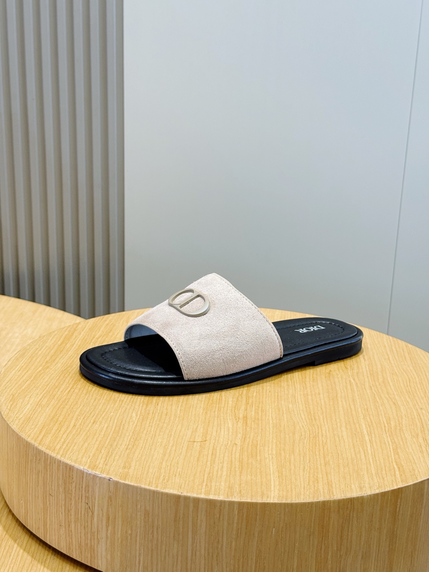 CD slippers