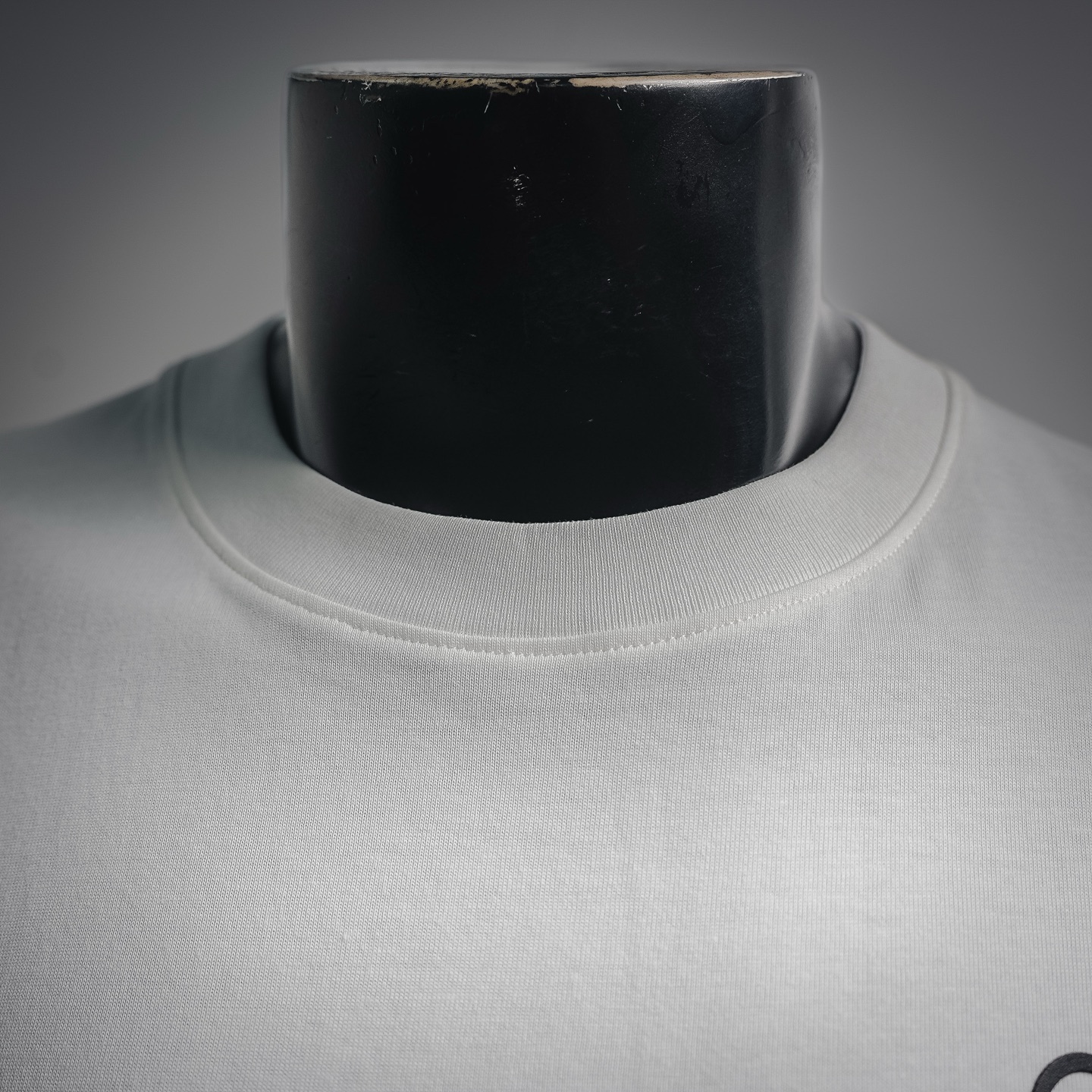Loe applique t-shirt