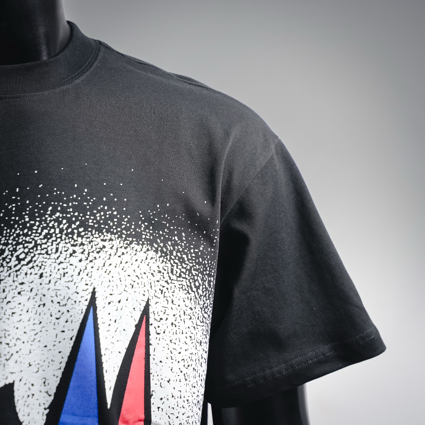 Mon graffiti-print t-shirt