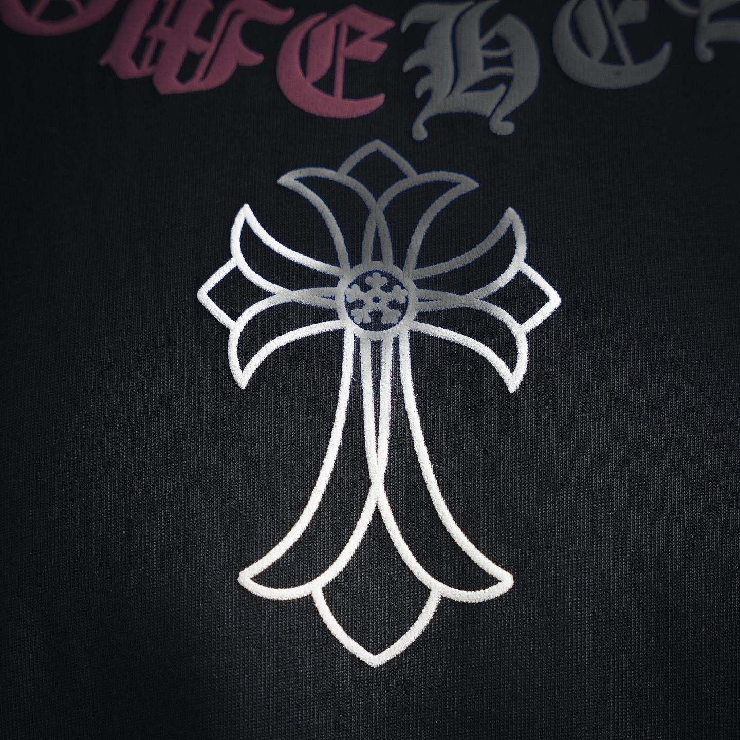 Chrome cross necklace print t-shirt