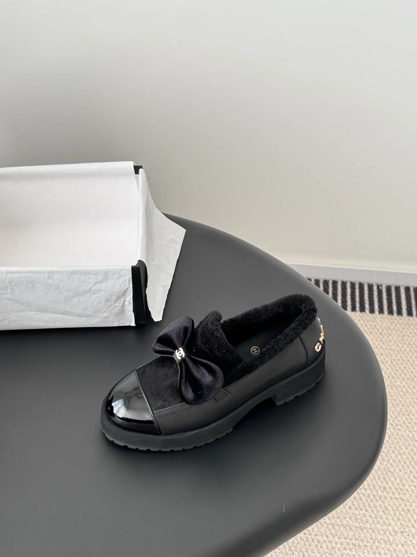 Chan 25fw lined flats