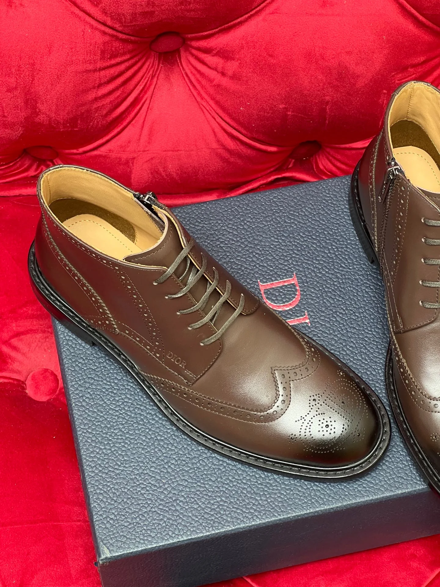 CD leather shoes