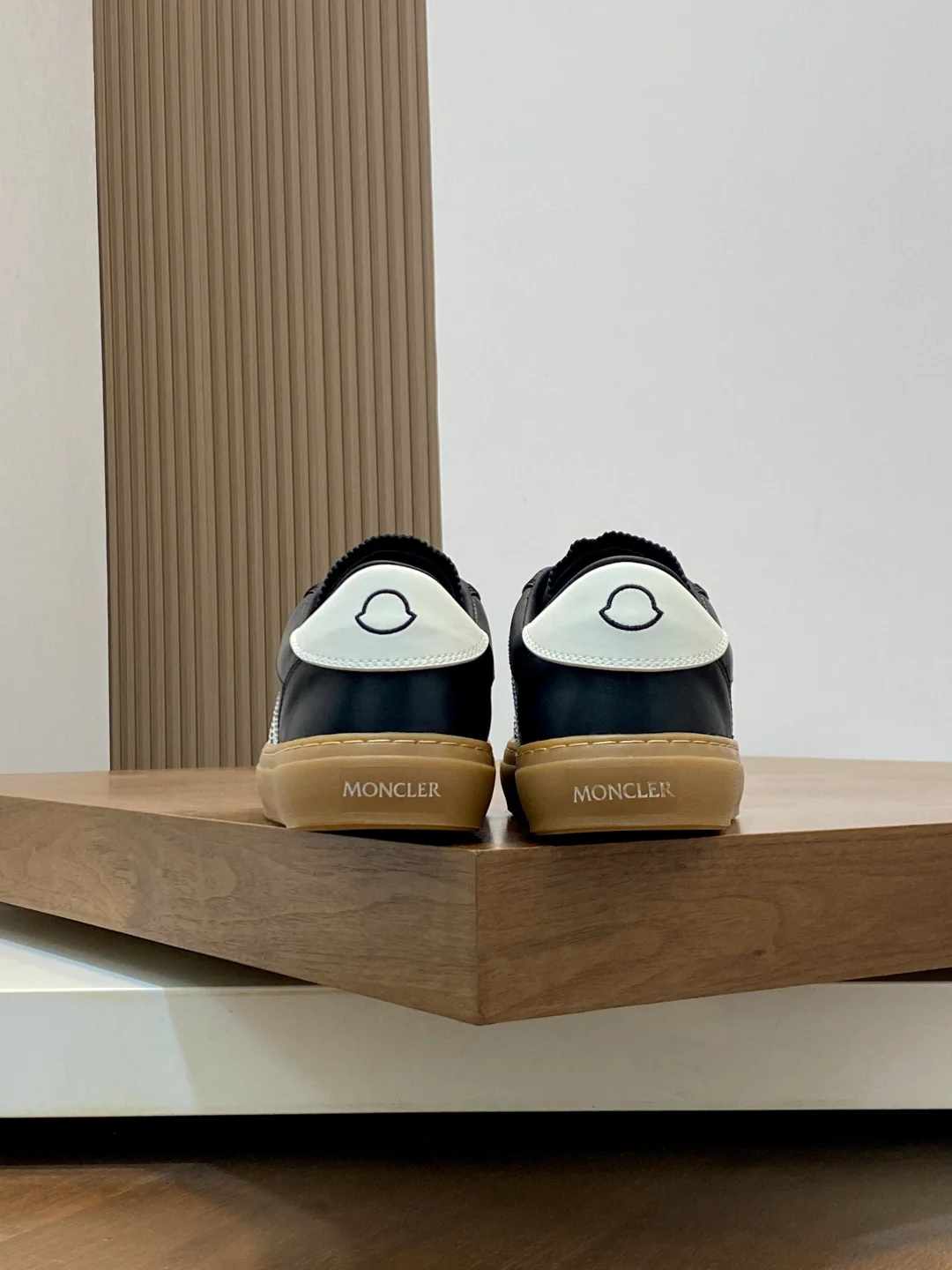 Mon low-top retro sneakers