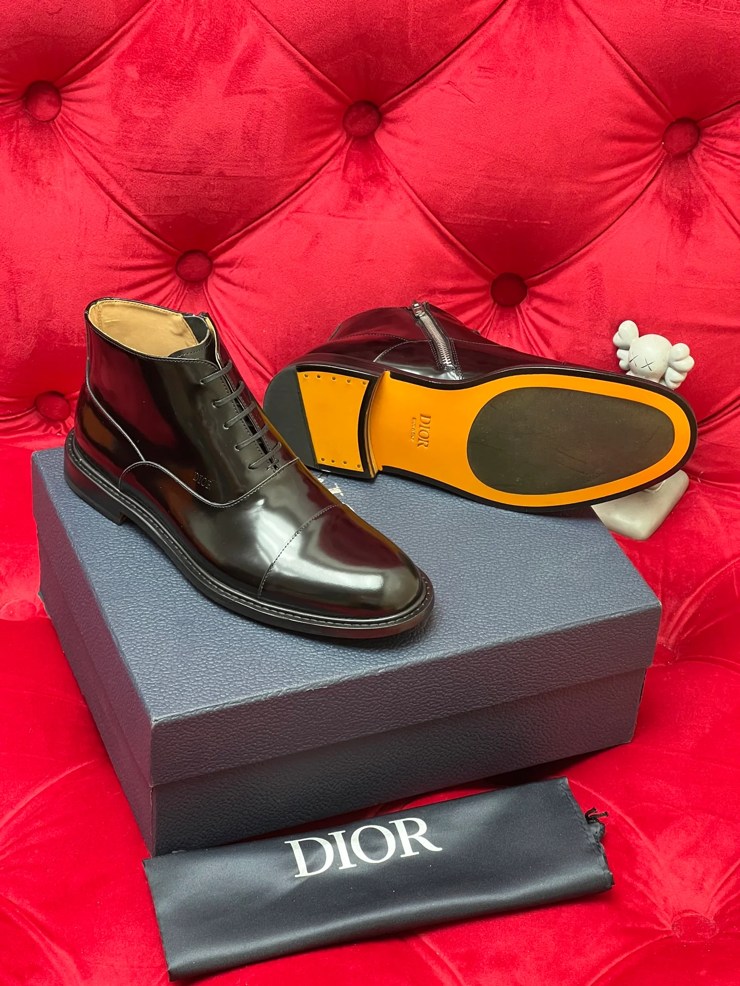 CD leather shoes