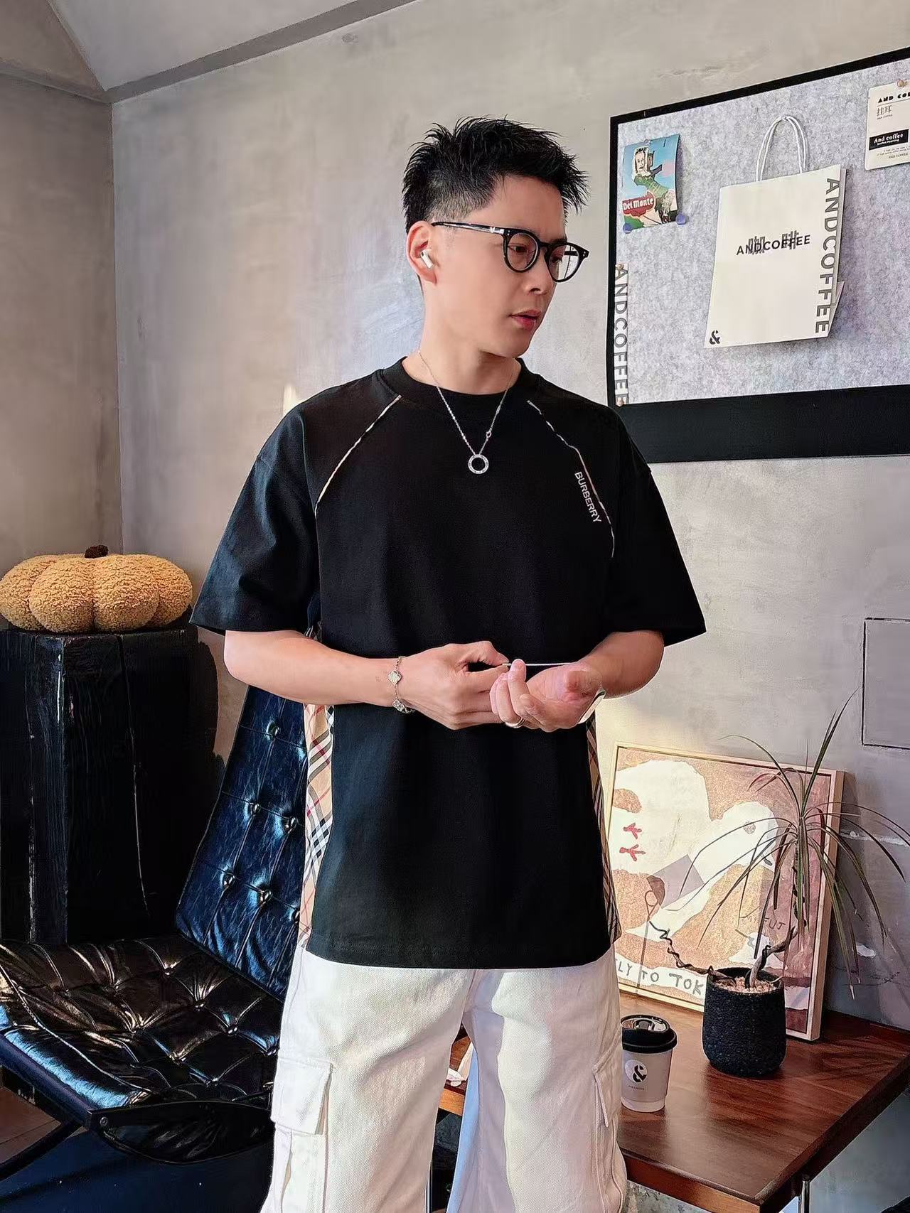 Bur embroidered plaid t-shirt