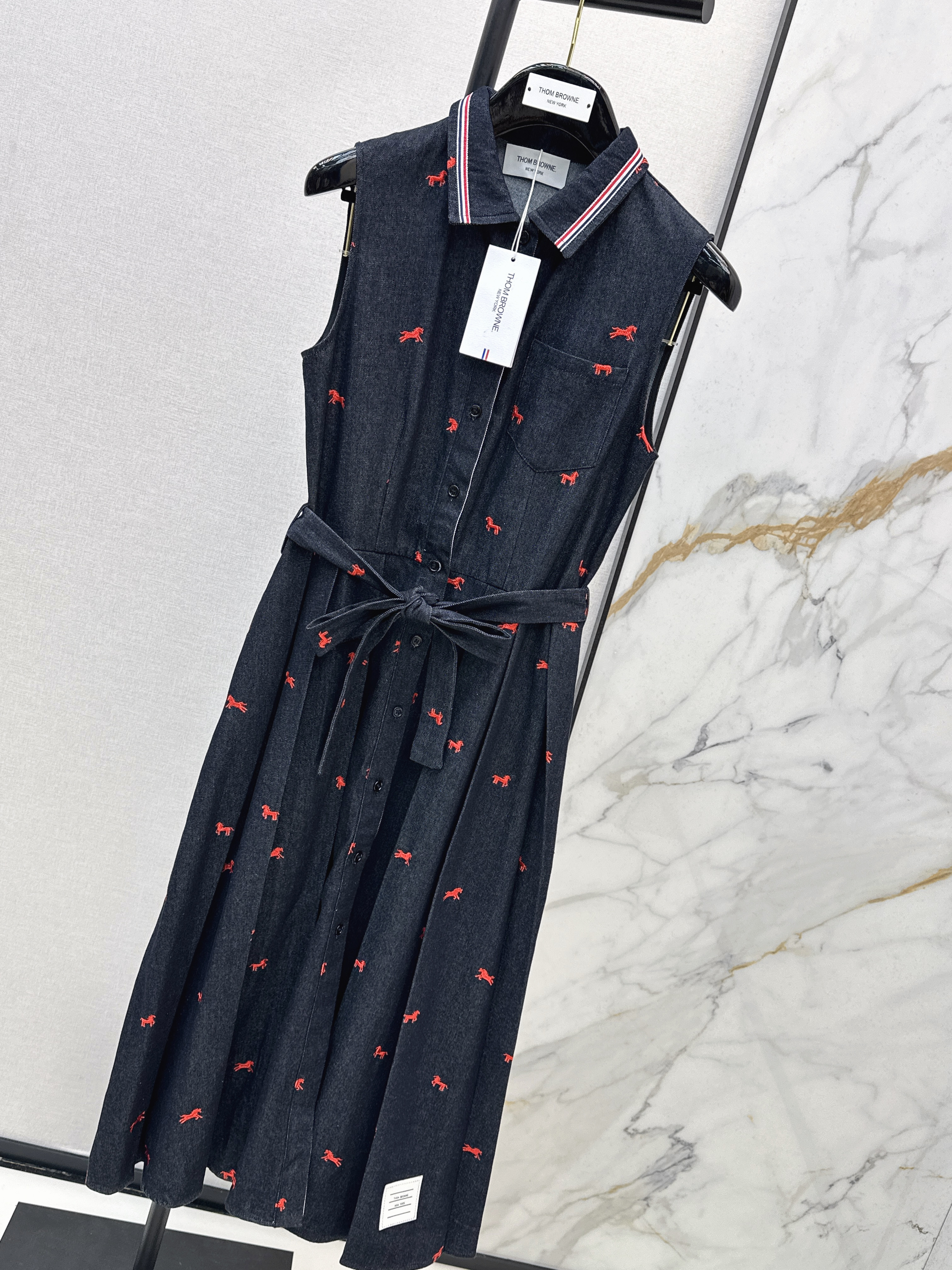 Thom 26ss embroidery sleeveless dress