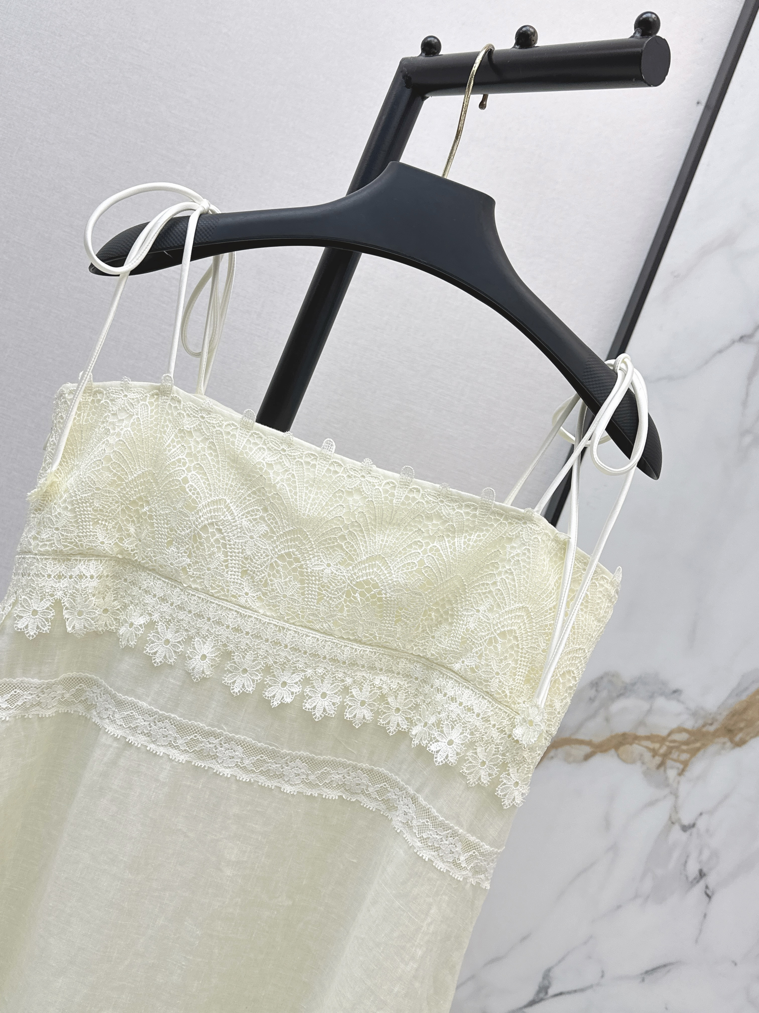 Valen 26ss lace panel slip dress