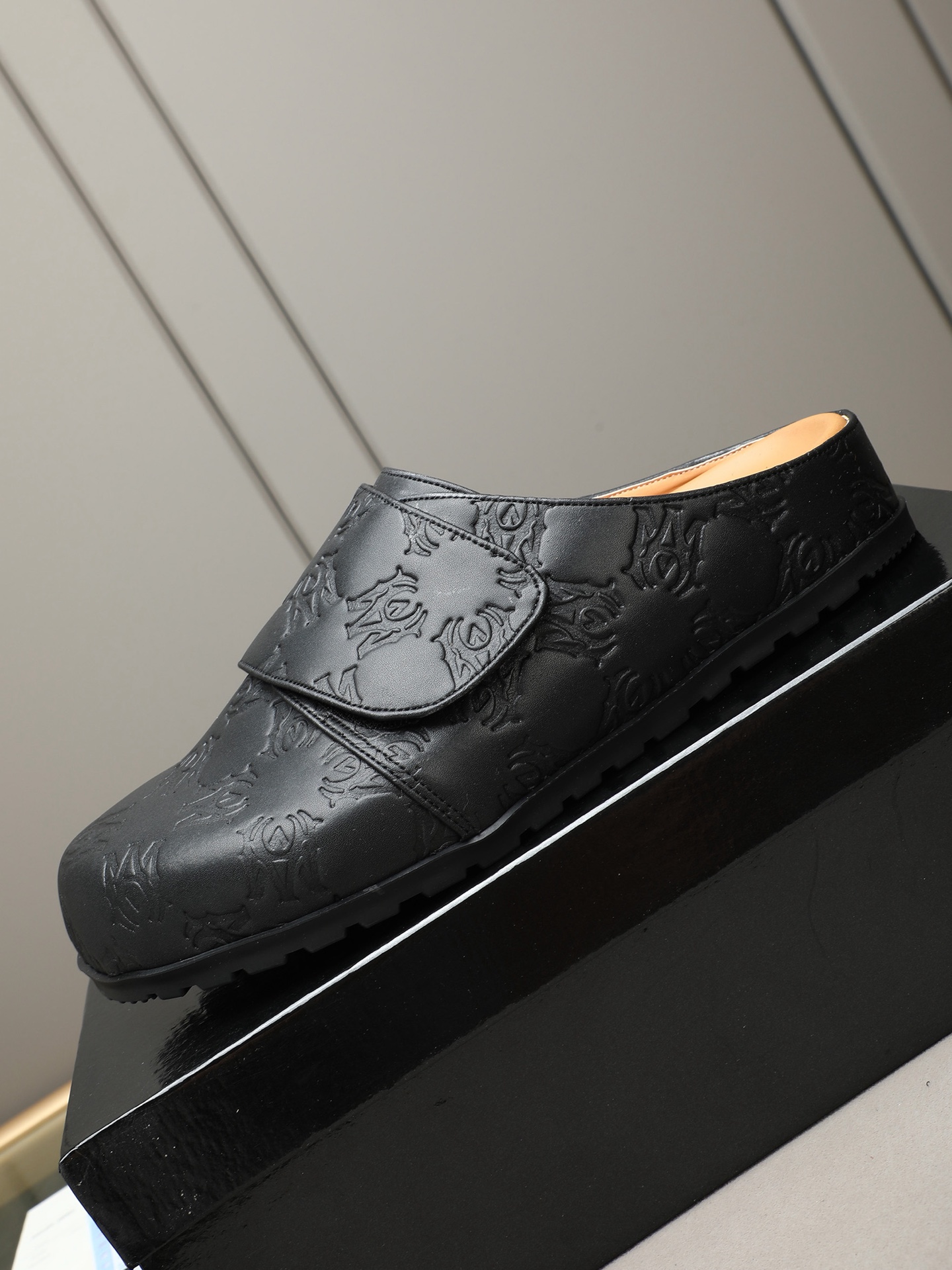 Ami embossed mules