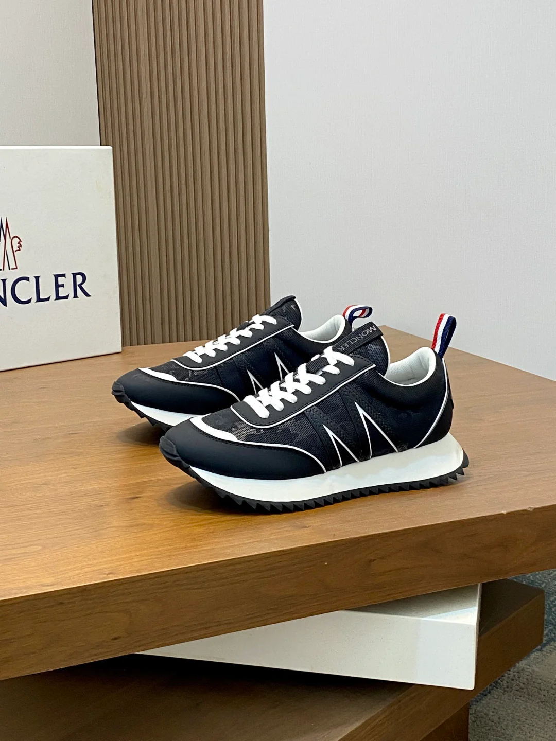 Mon retro sneakers