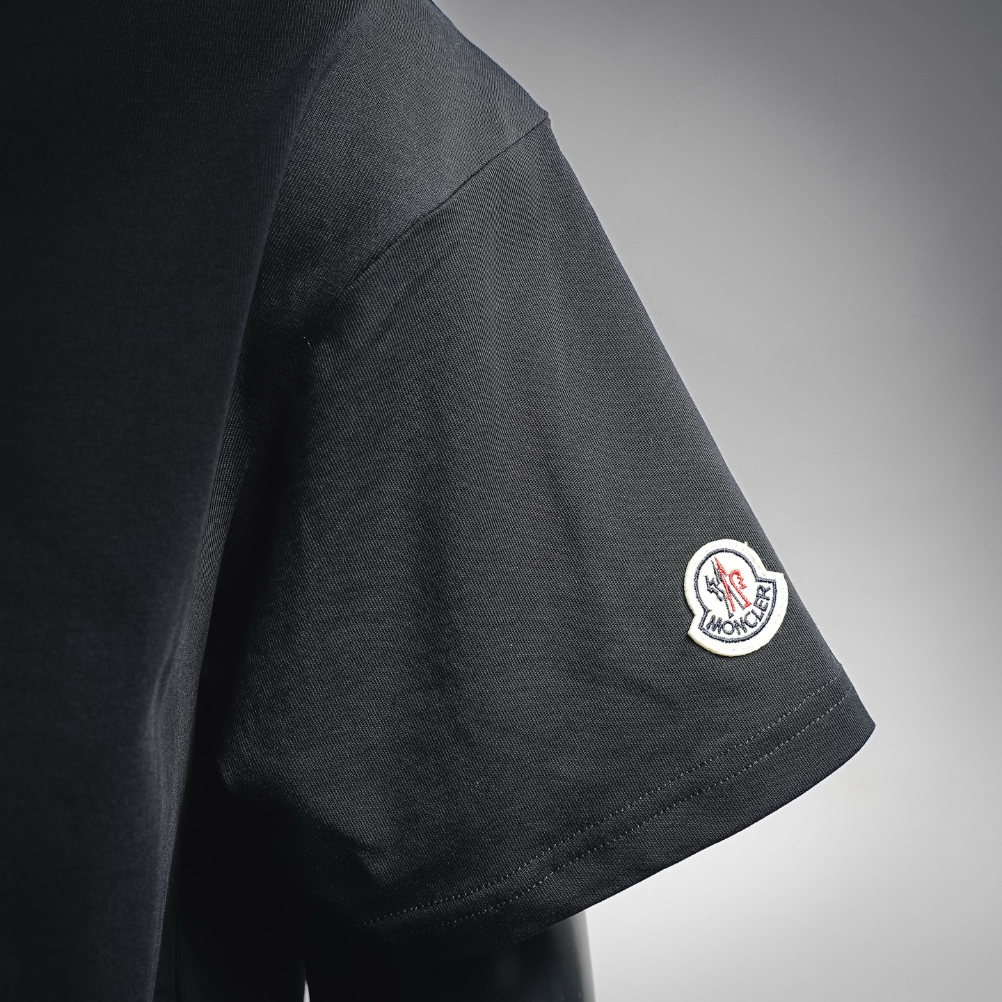 Mon chenille patch t-shirt