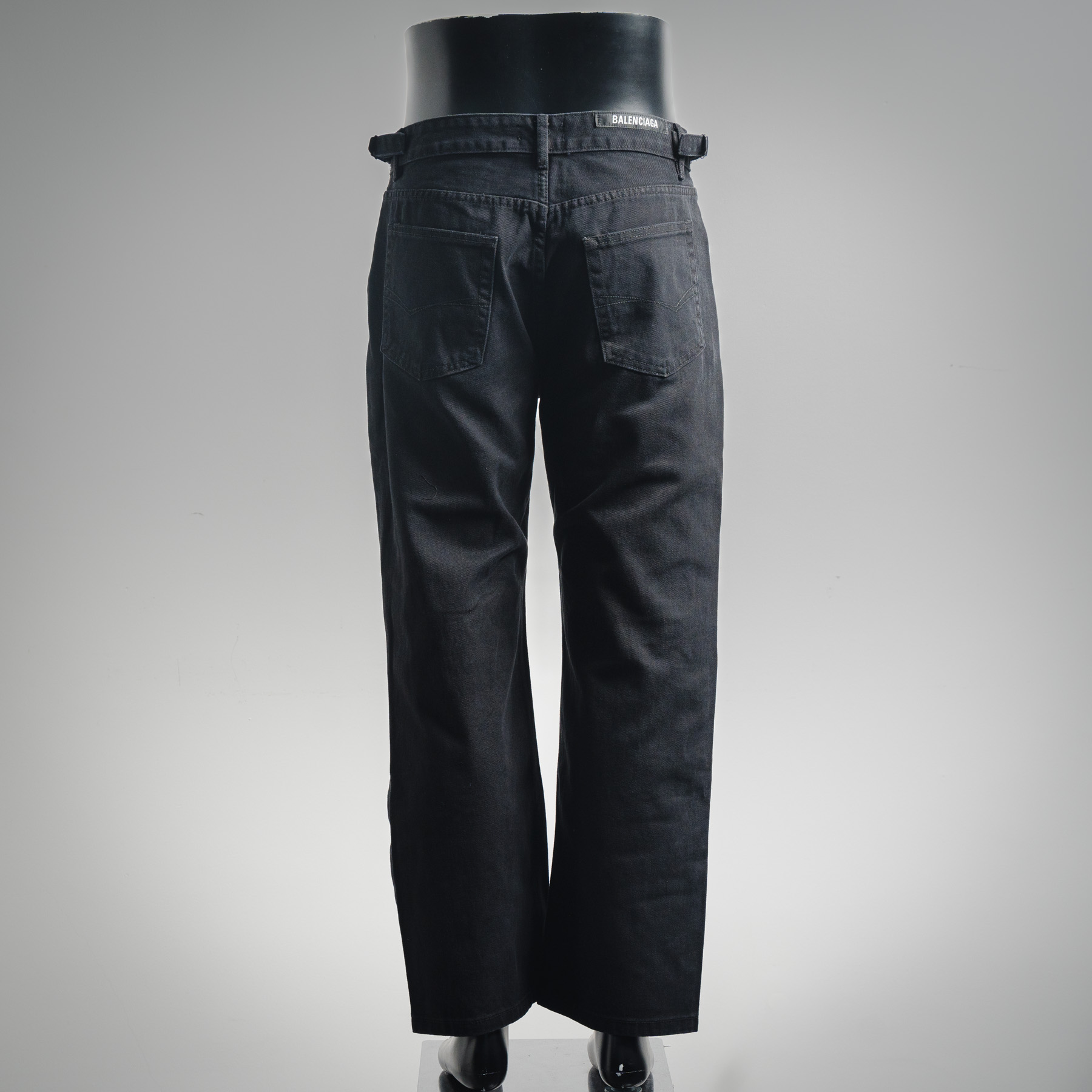 Balen ripped jeans
