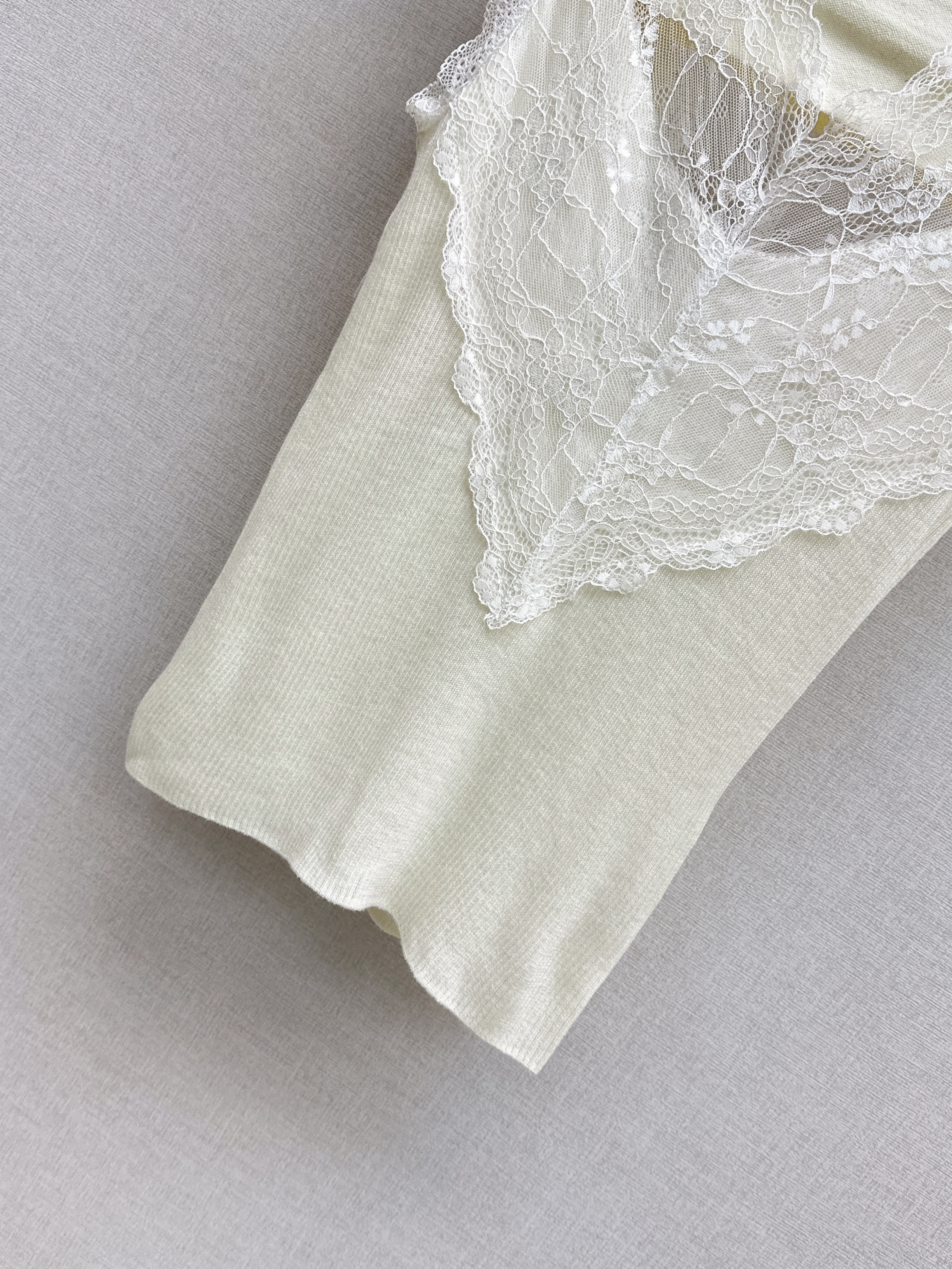 ES 26ss lace contract vest