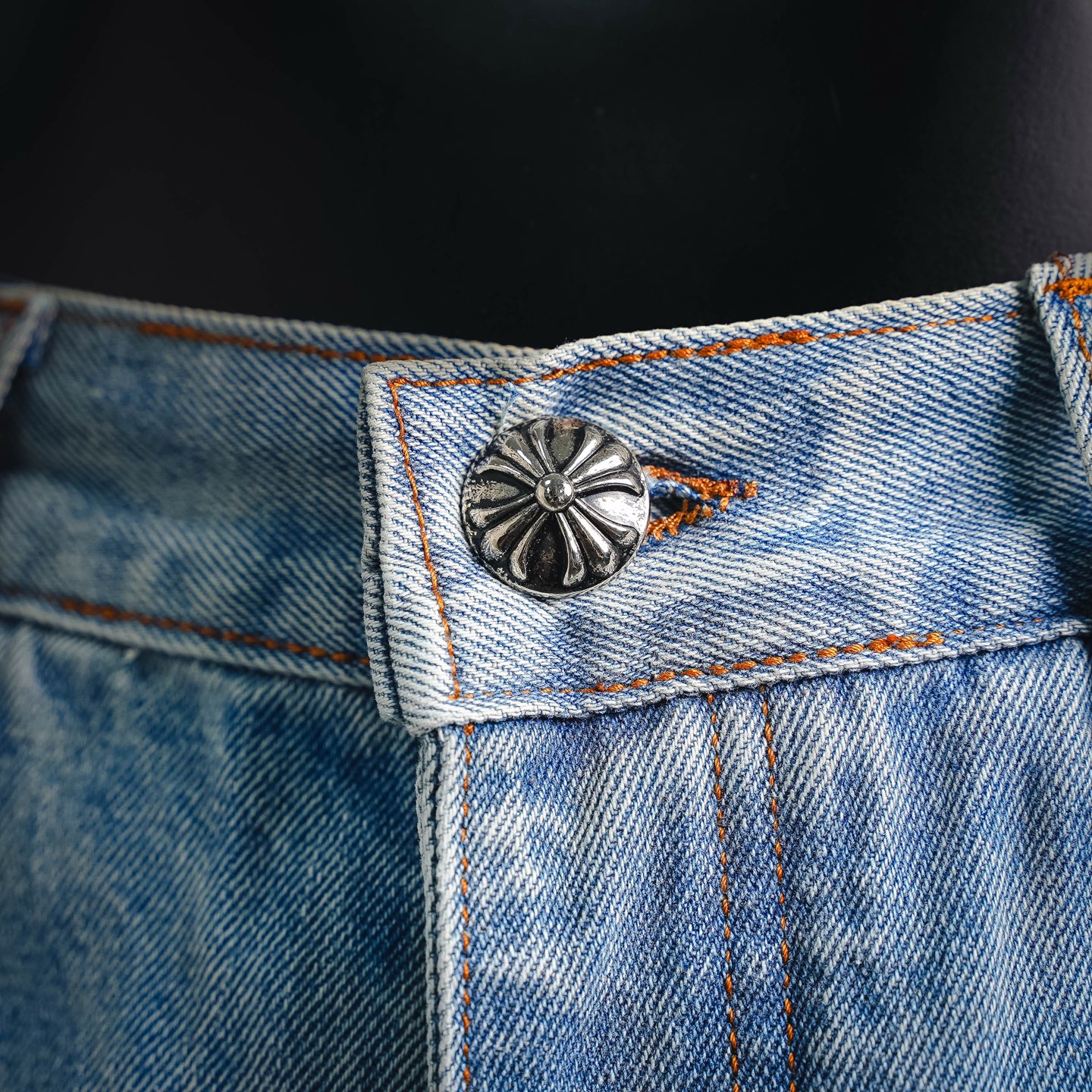 Chrome applique jeans