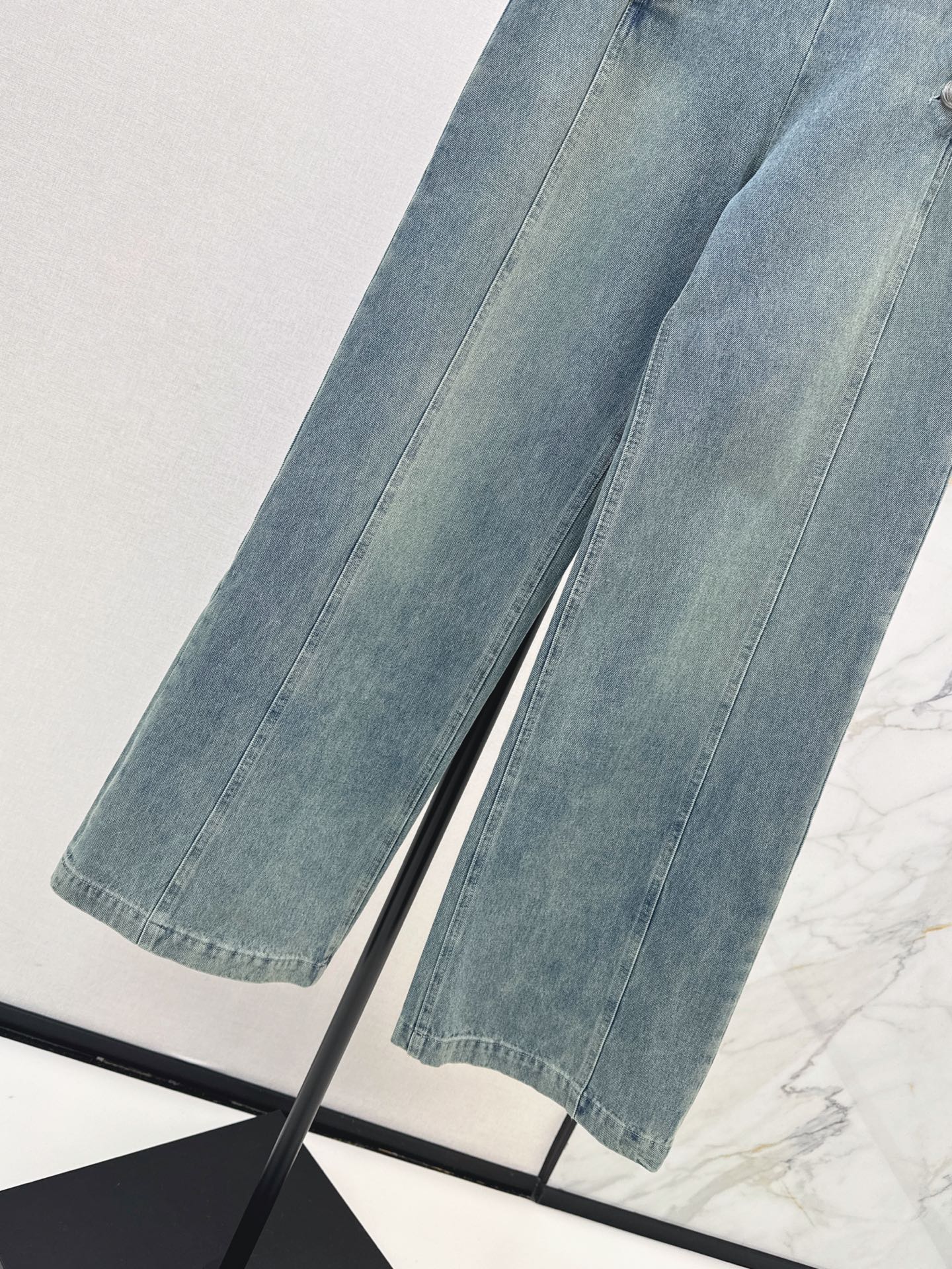 CD 26fw straight-leg jeans