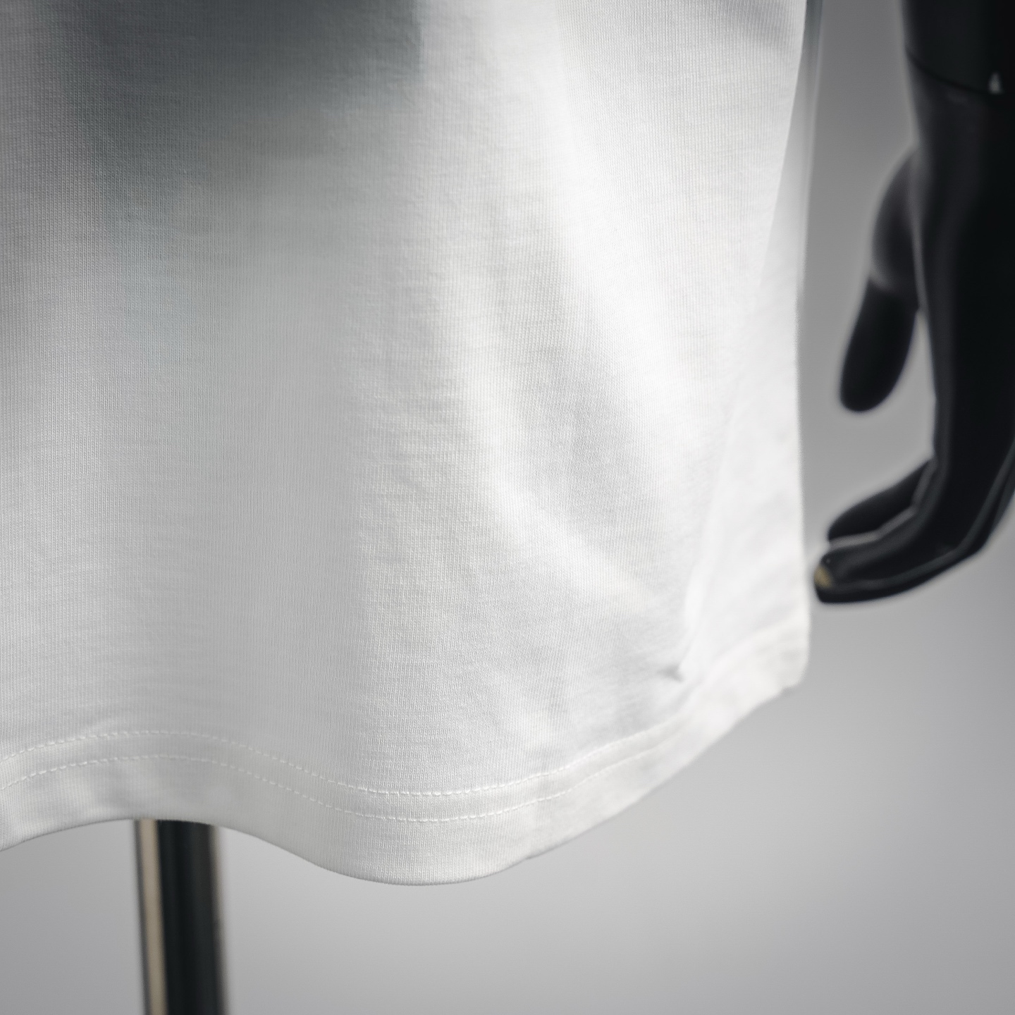 Mon letter graffiti t-shirt