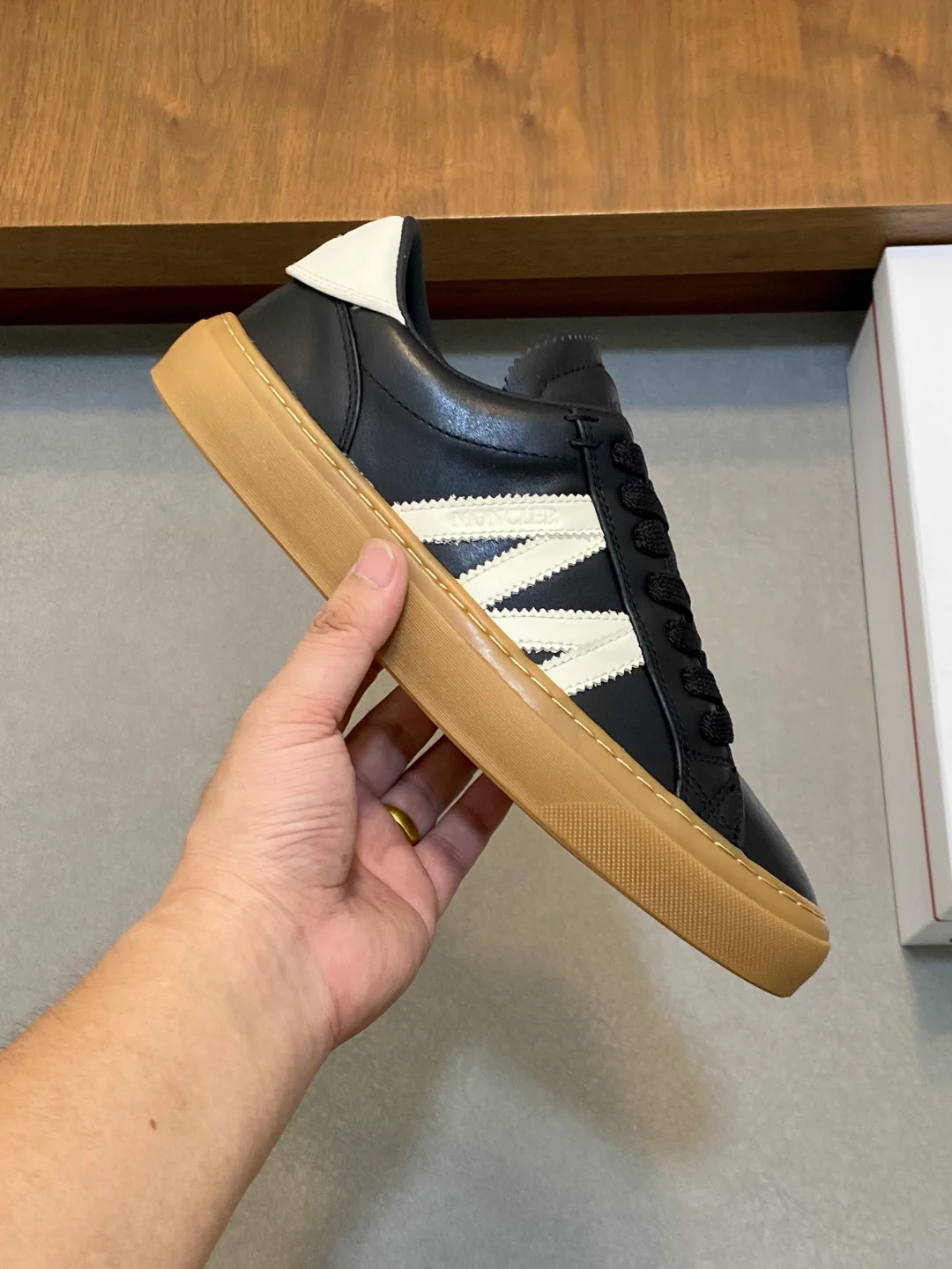 Mon low-top retro sneakers