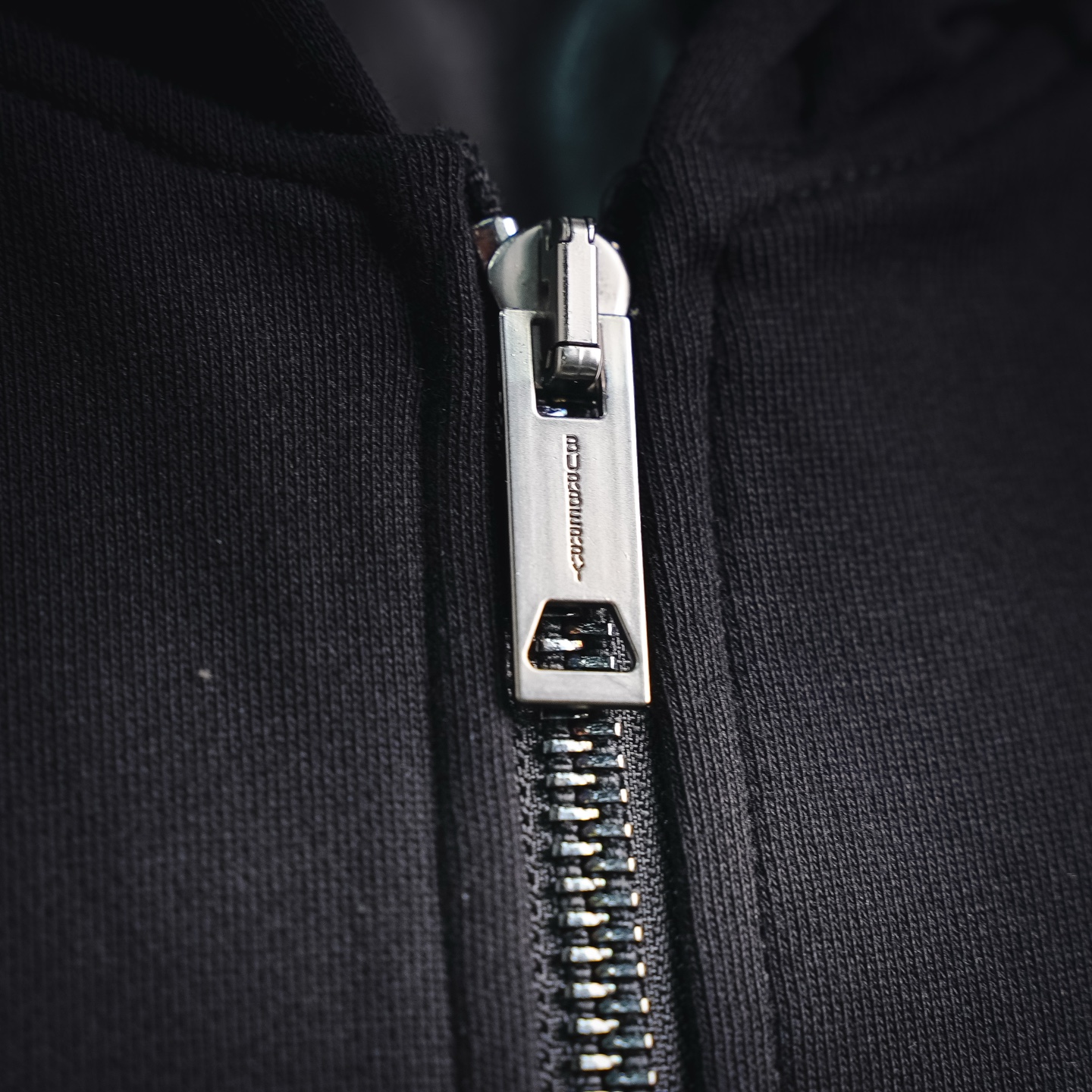 Bur zip-up jacket
