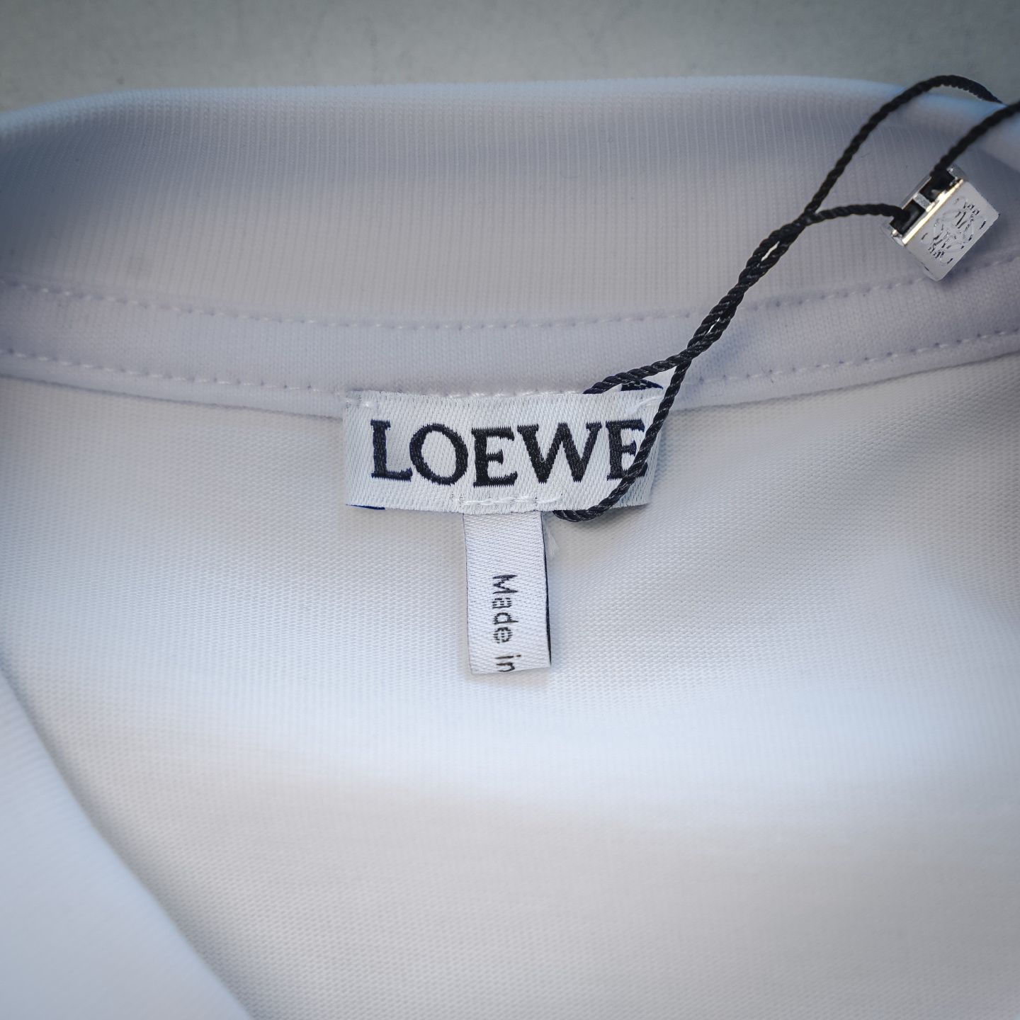 Loe embroidery t-shirt
