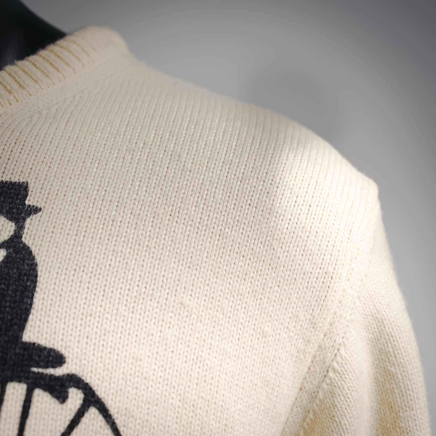 Cel knit sweater