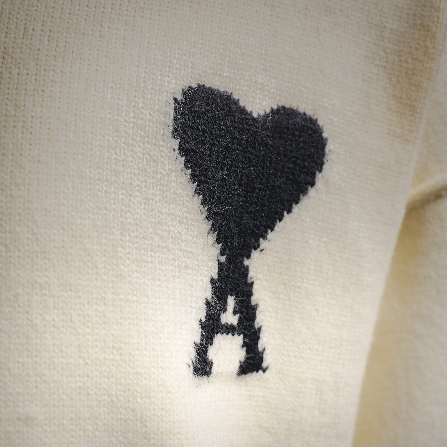 Ami relaxed sweater