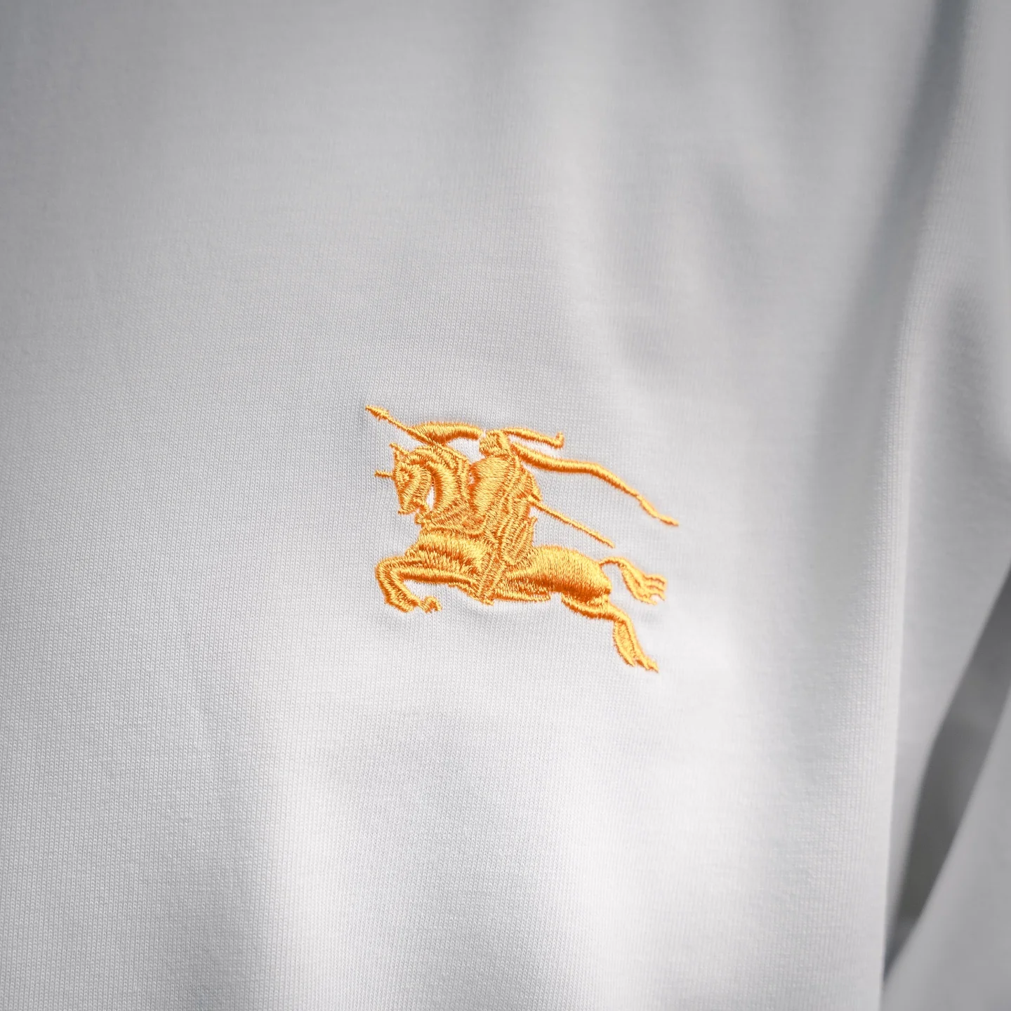 Bur embroidered t-shirt