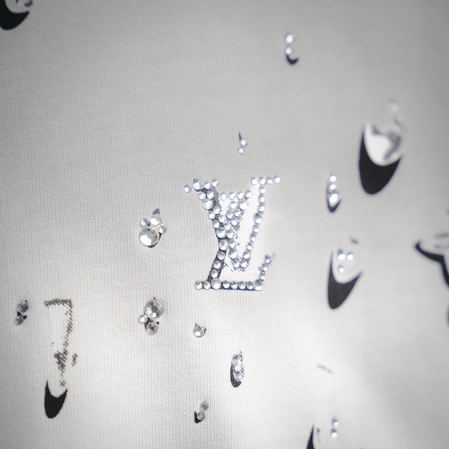 Louis paint splash logo t-shirt