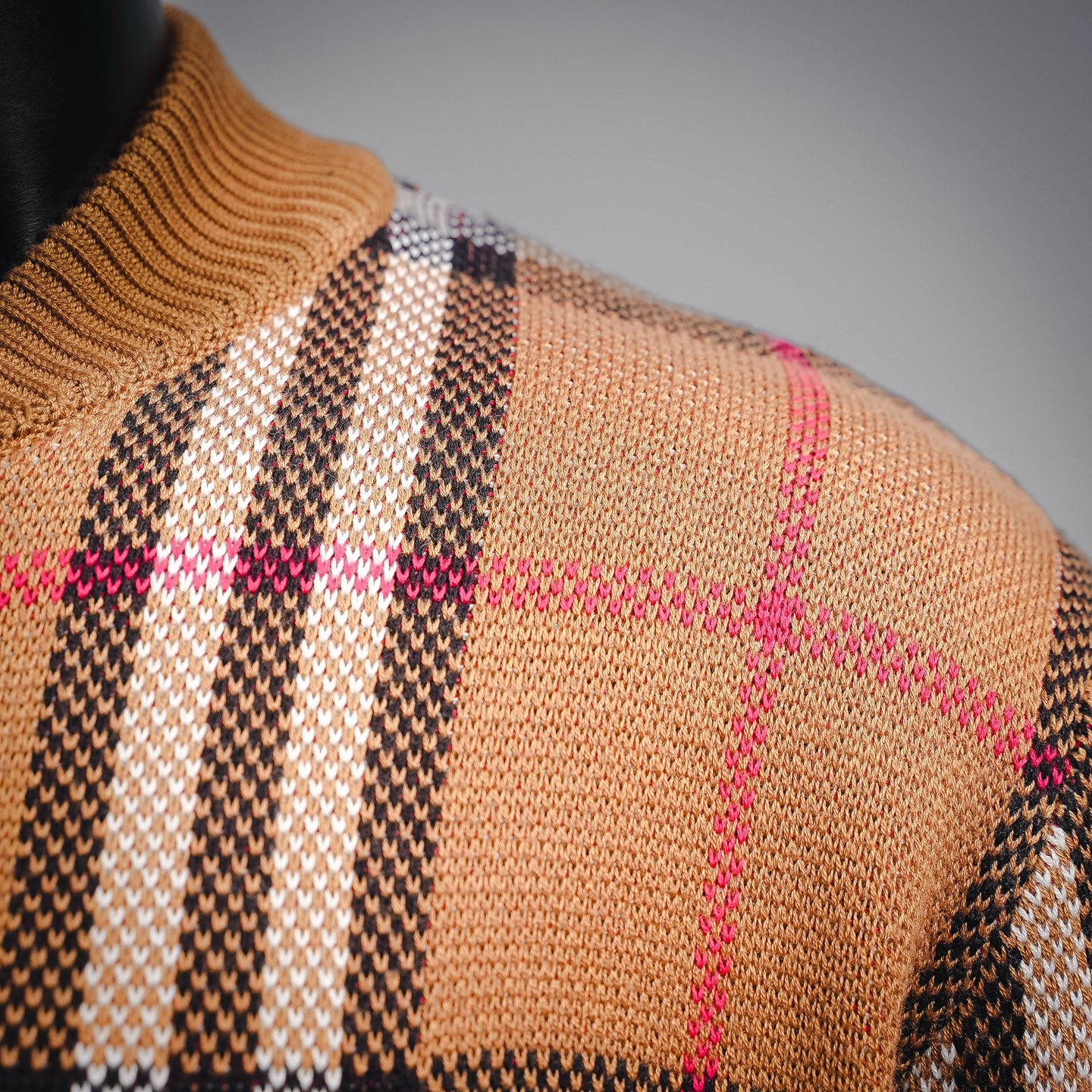 Bur check bomber jacket