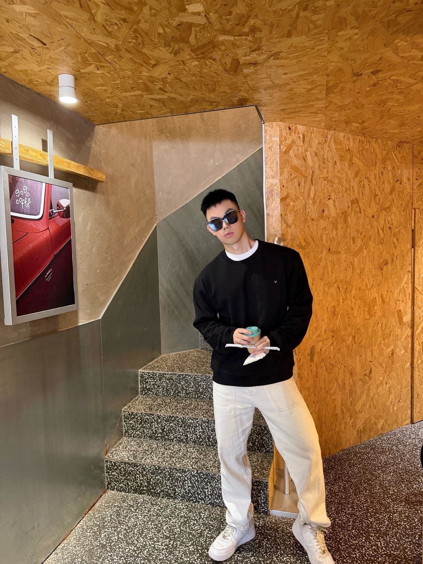 Valnet minimal pocket sweatshirt