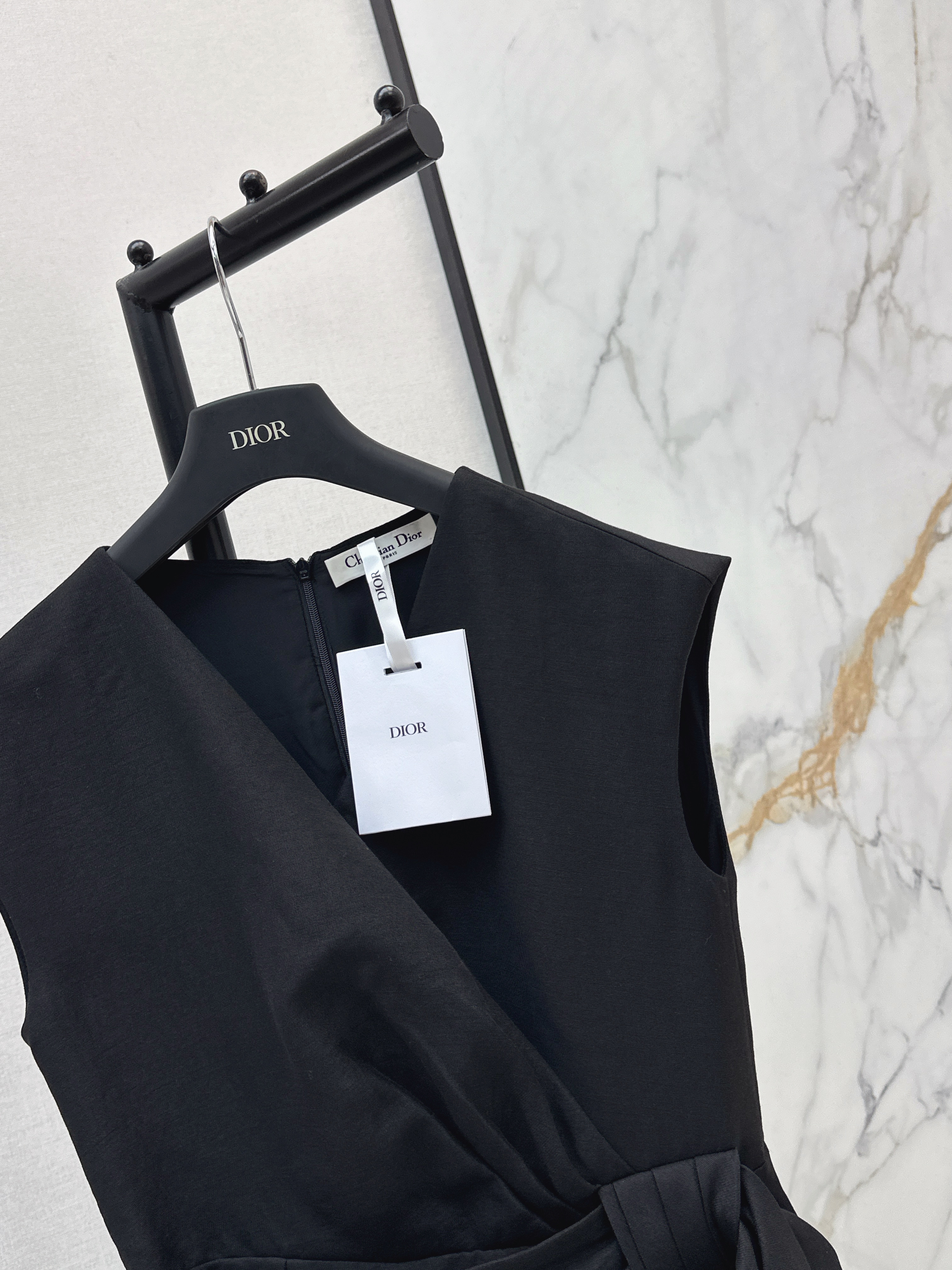 CD 26SS V-Neck Wrap Midi Dress