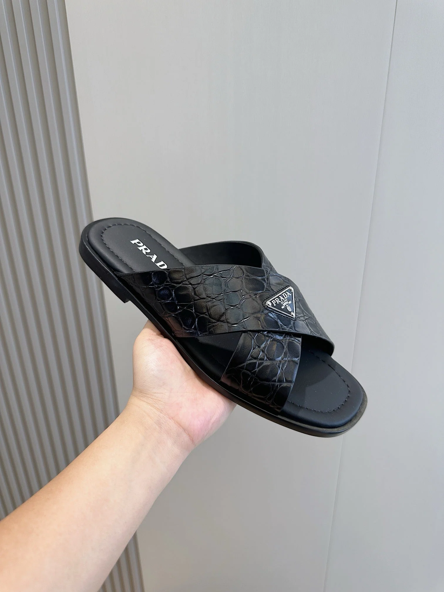 Pra leather slippers