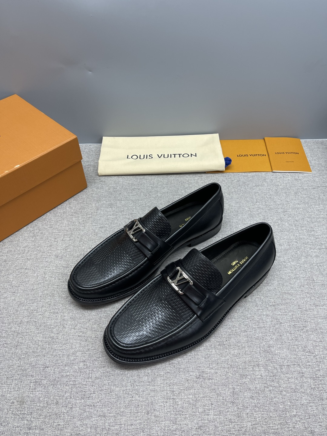 Louis letther shoes