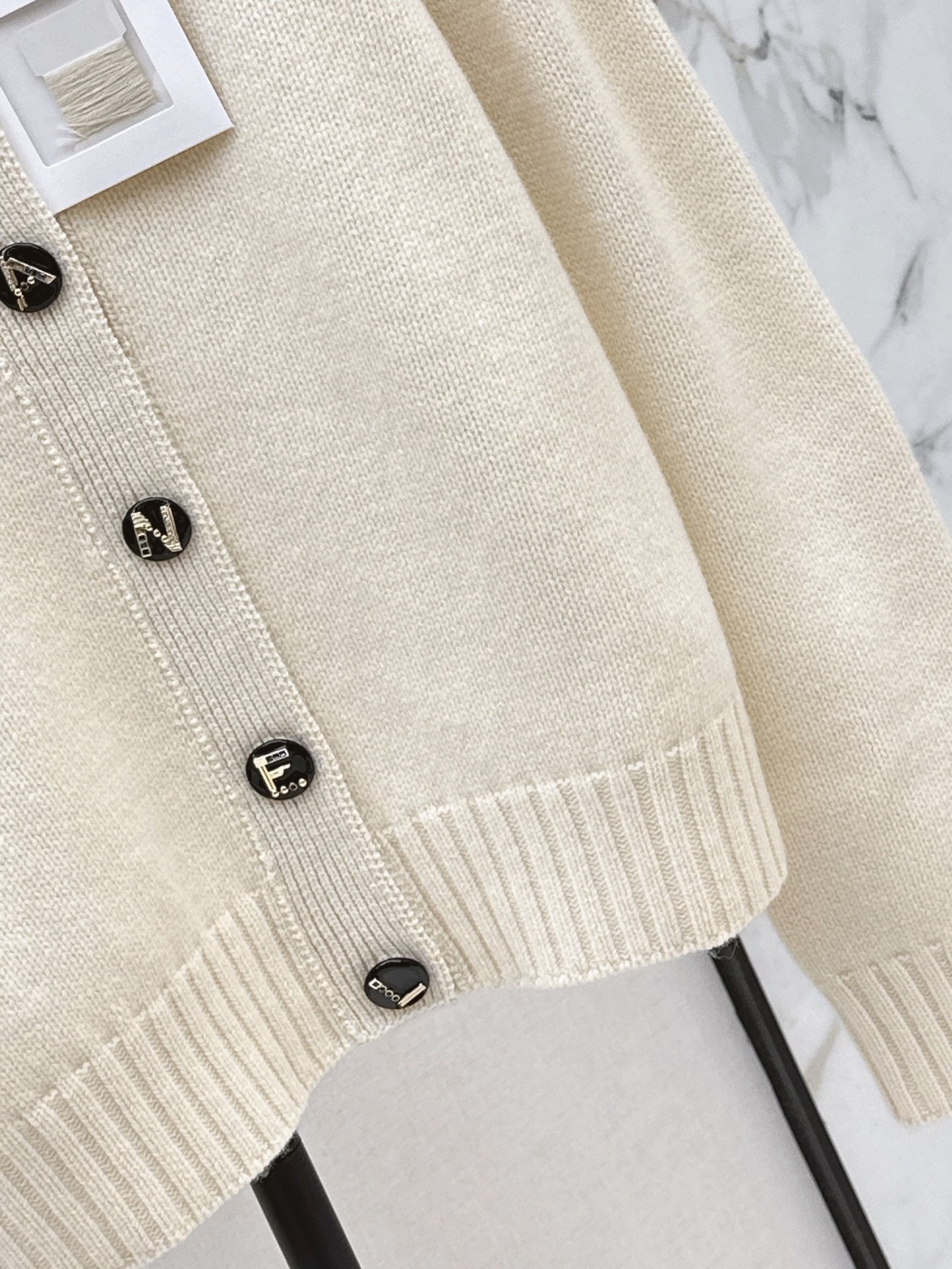 Chan 26ss cashmere knit cardigan