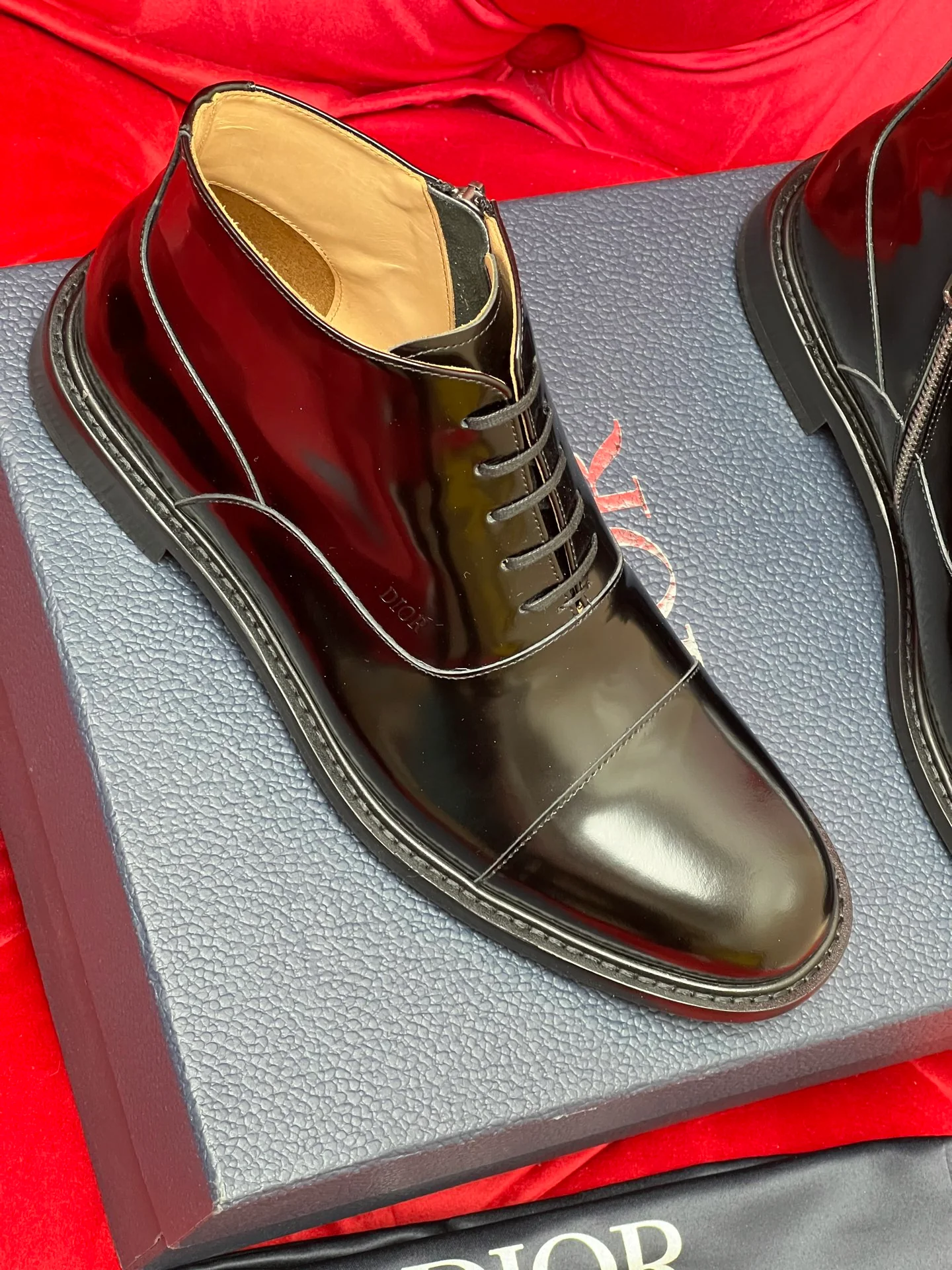 CD leather shoes