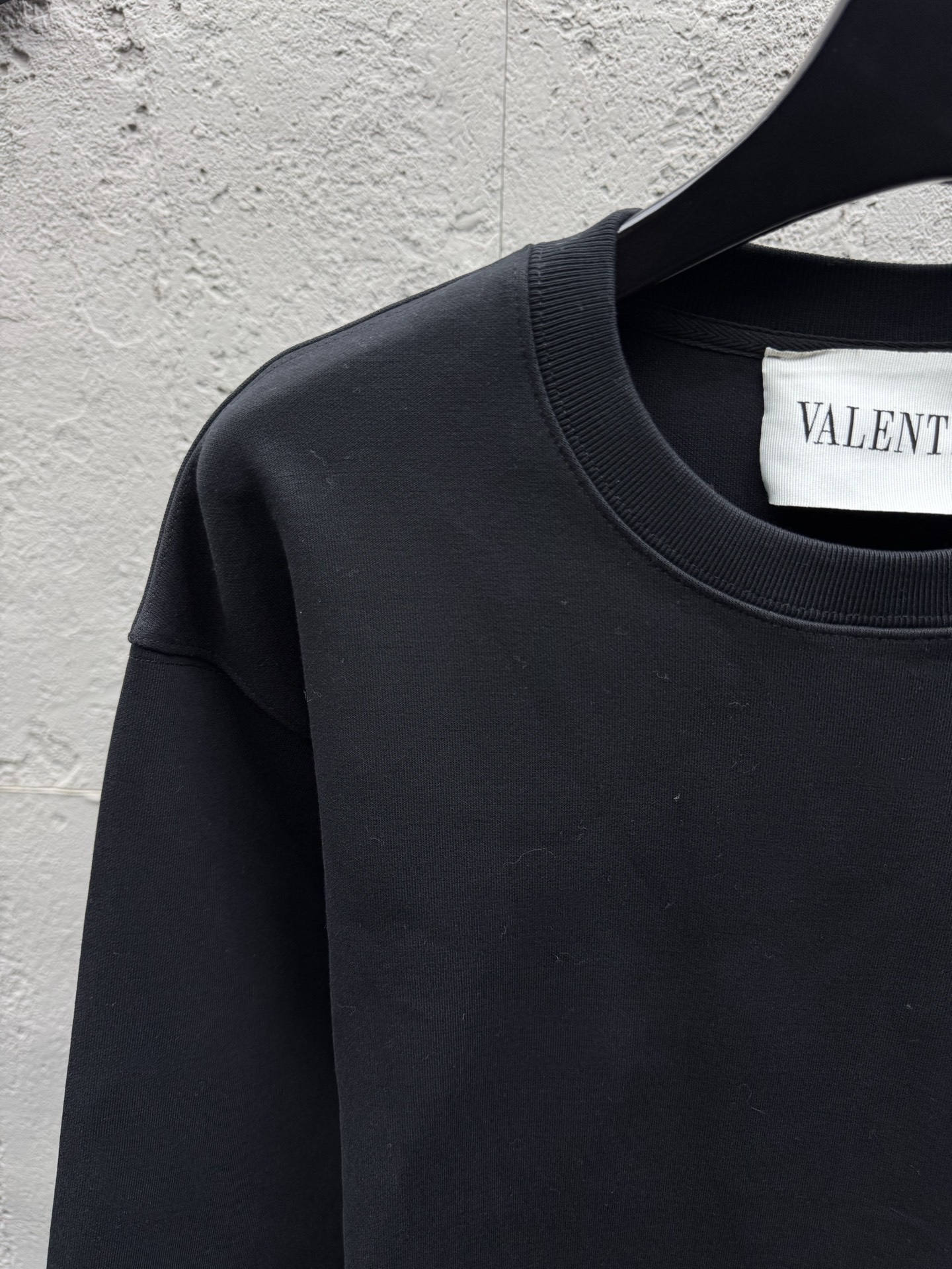 Valnet minimal pocket sweatshirt