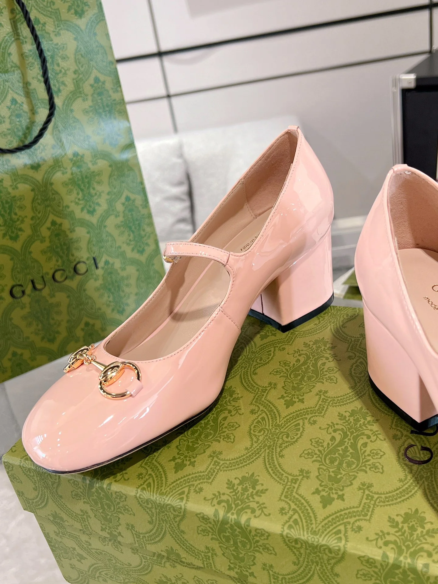 Gucc 26ss chunky heel