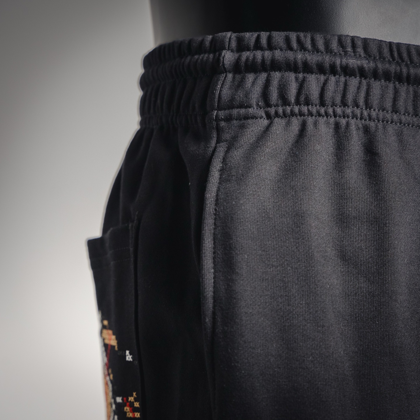 Bur embroidered pants