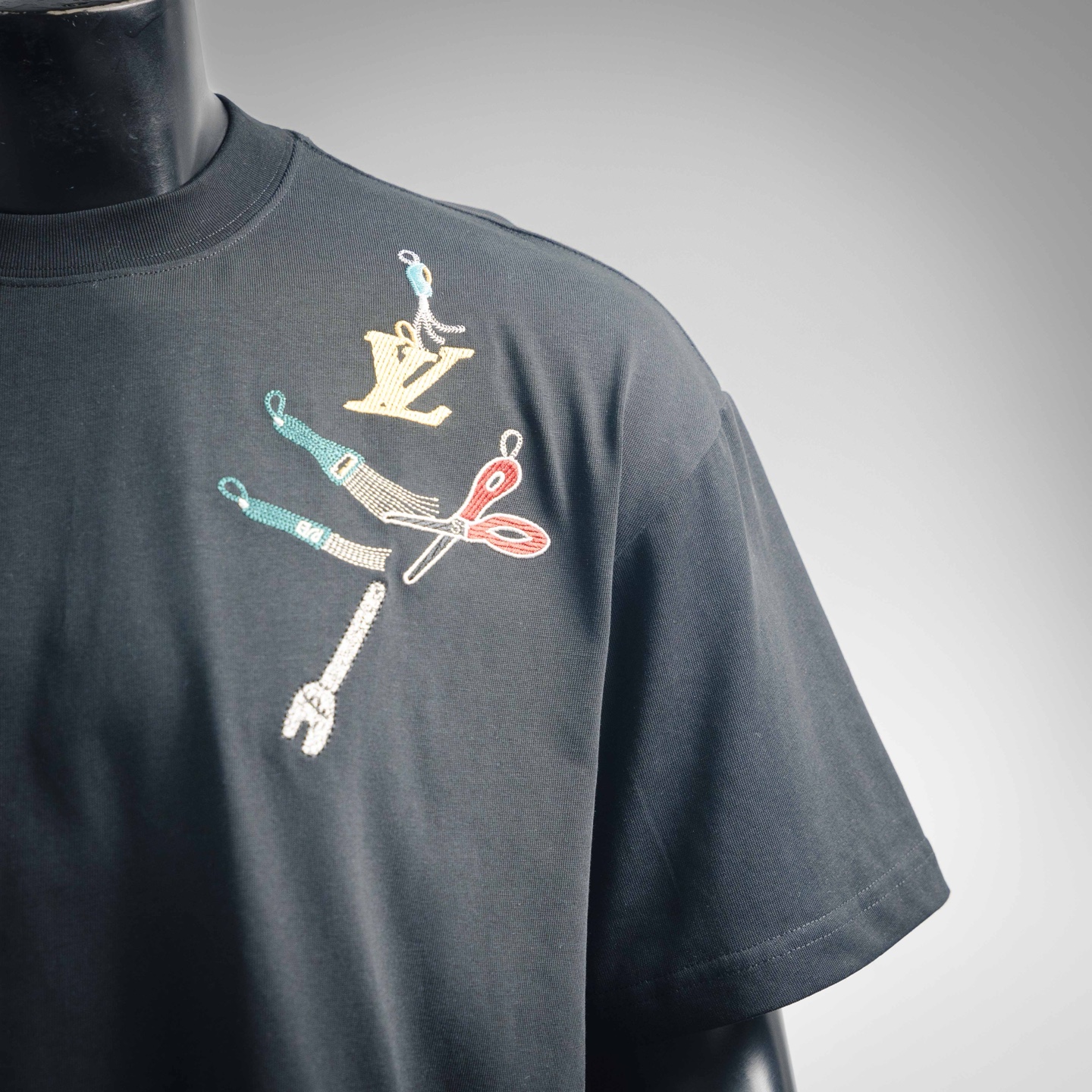 Louis tool embroidered t-shirt