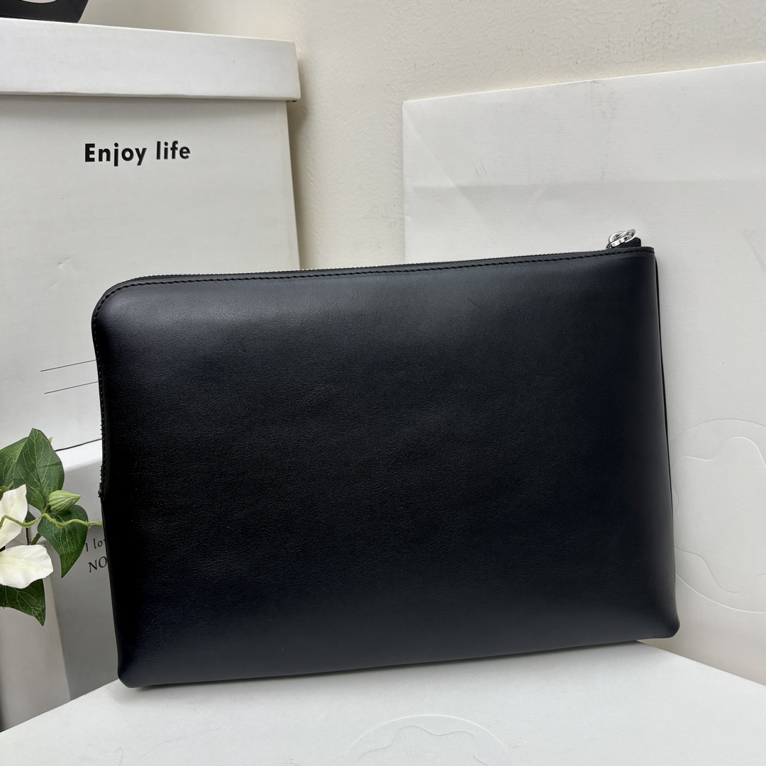 Montb clutch bag