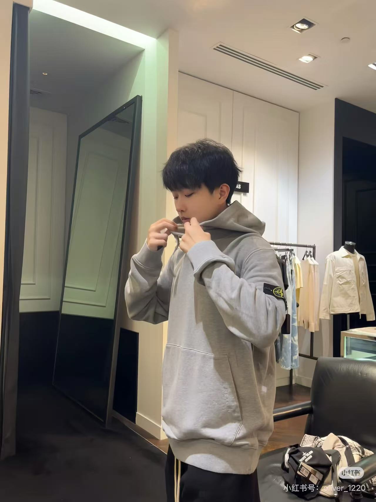 Stone logo badge hoodie