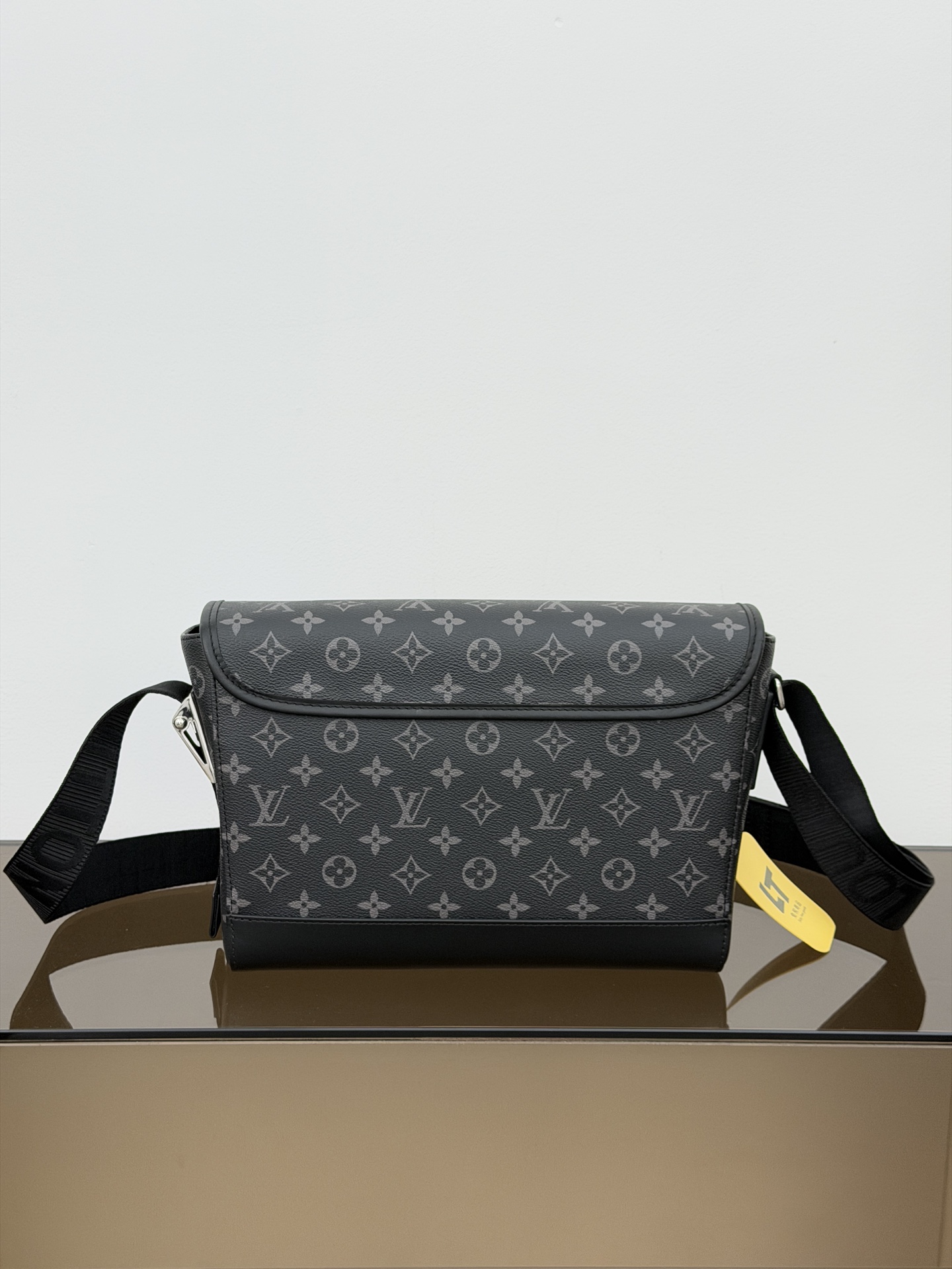 Louis messenger bag