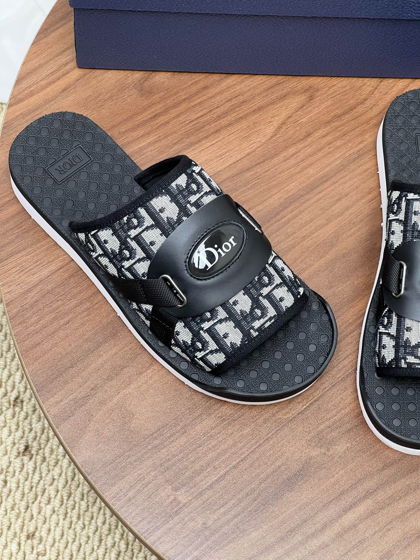 CD printed slippers