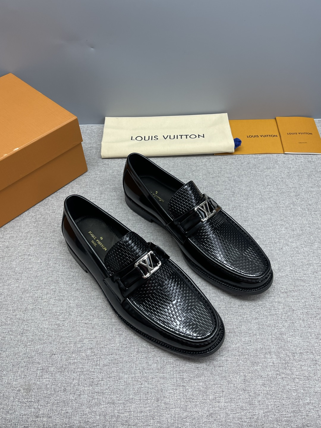 Louis letther shoes